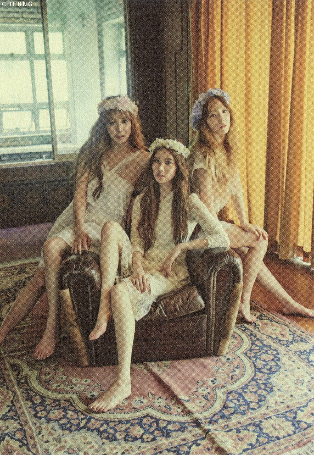 TaeTiSeo 韩国少女时代《HOLLER》[PB]/(44P)