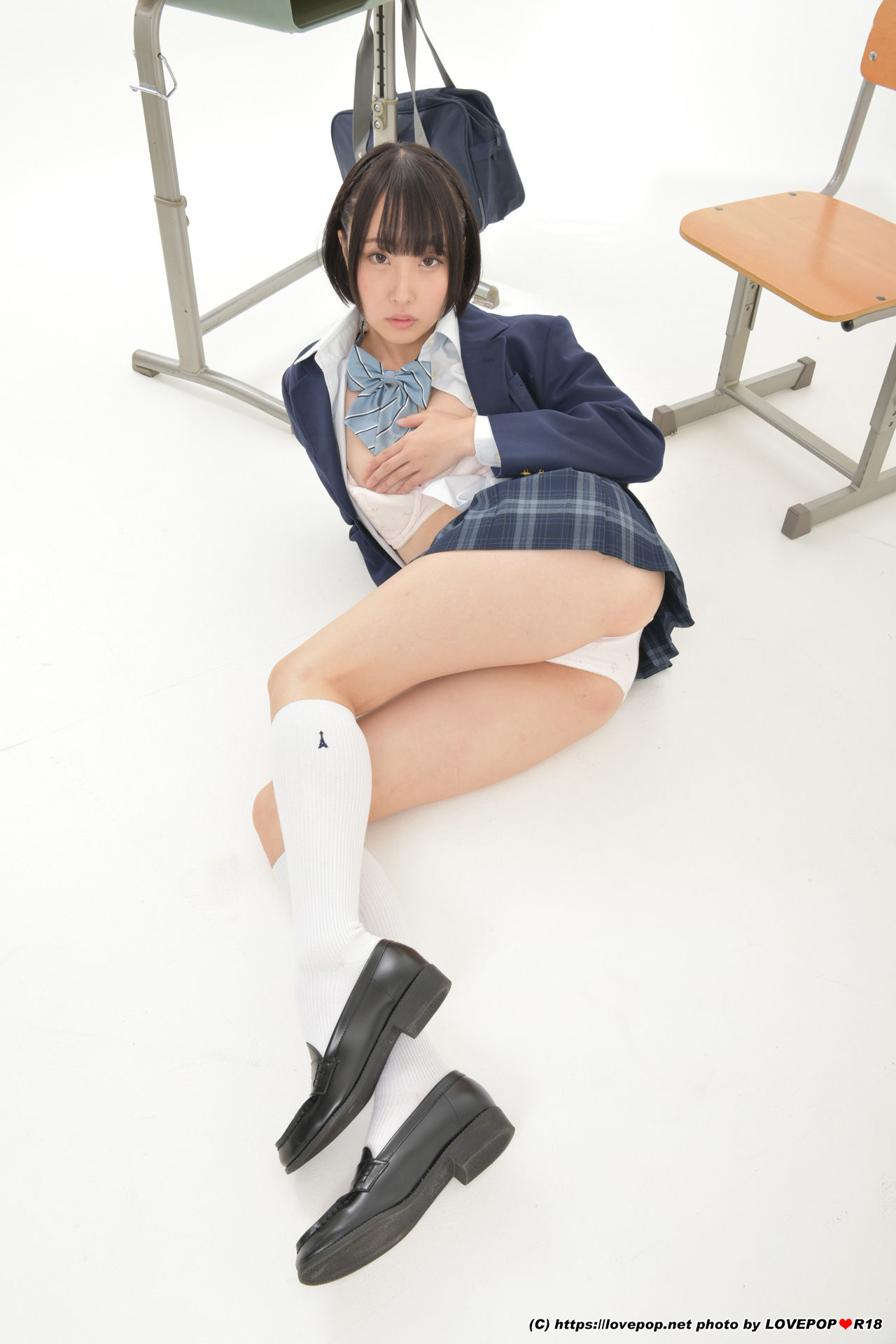 [LOVEPOP] Saku Kurosaki 黒崎さく Photoset 02/(49P)