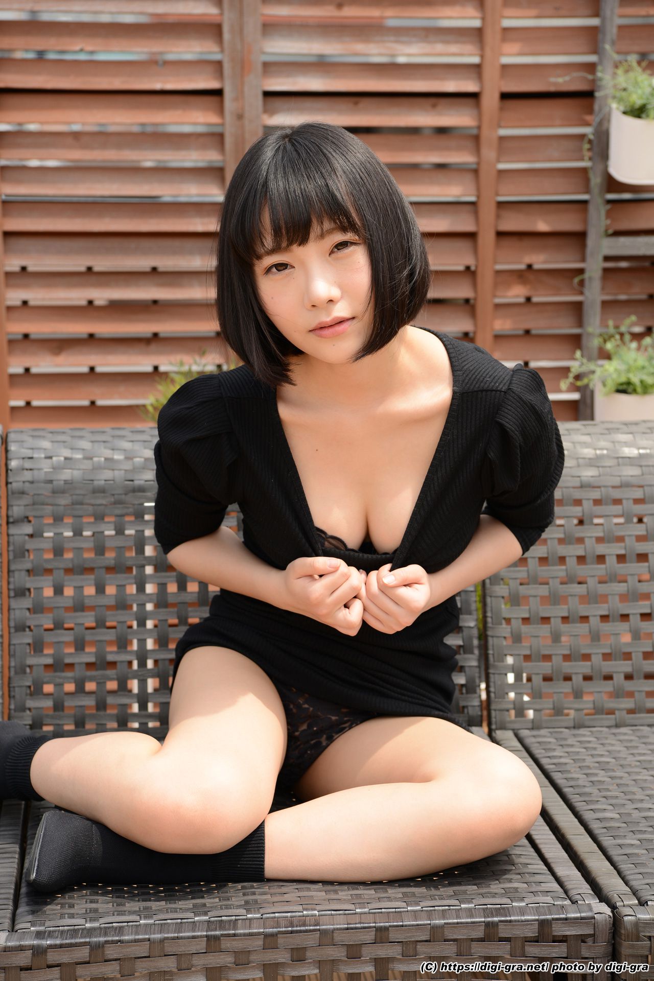 [Digi-Gra] Yui Shirasaka 白坂有以 Photoset 01/(64P)