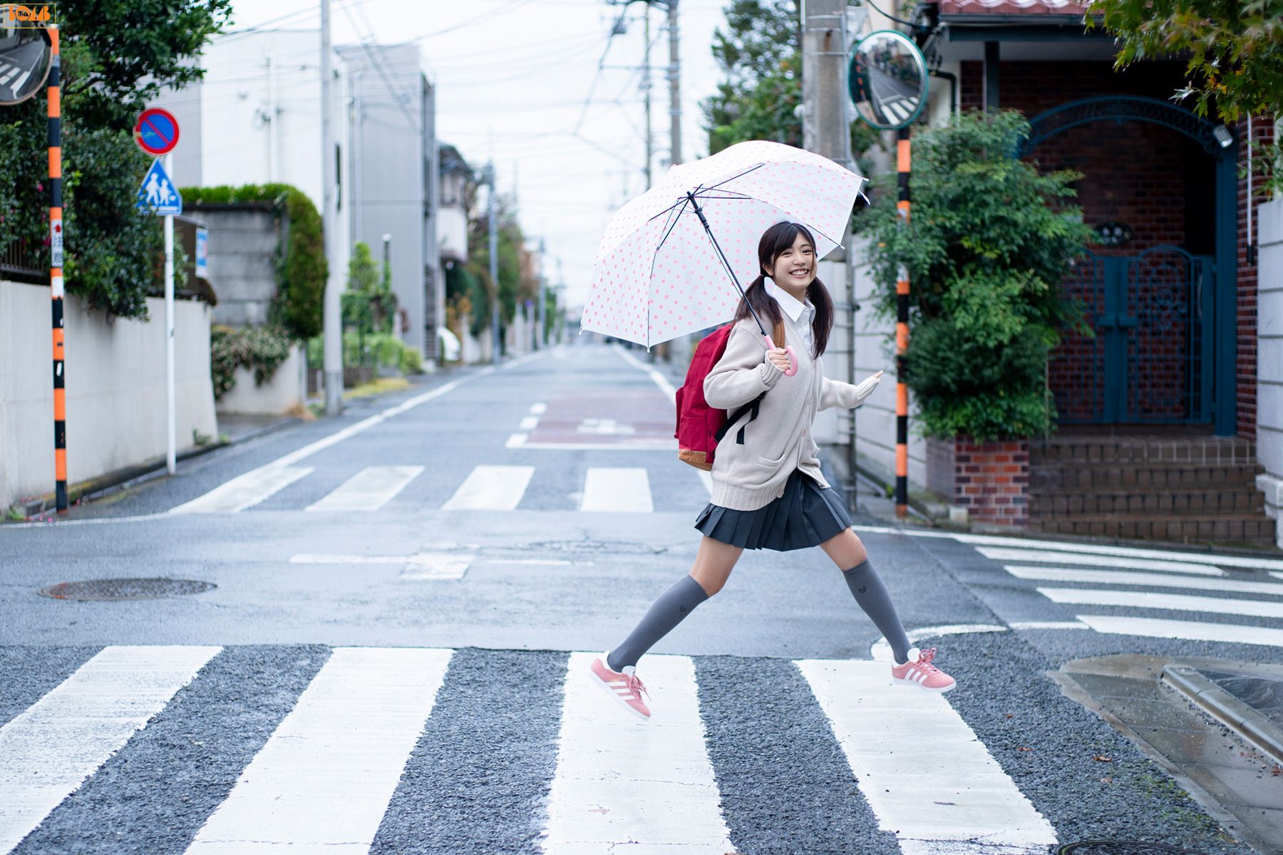 [BOMB.tv] 2020.01 Rio Yoshida 吉田莉桜『雨の土曜日、君に恋した。』/(61P)