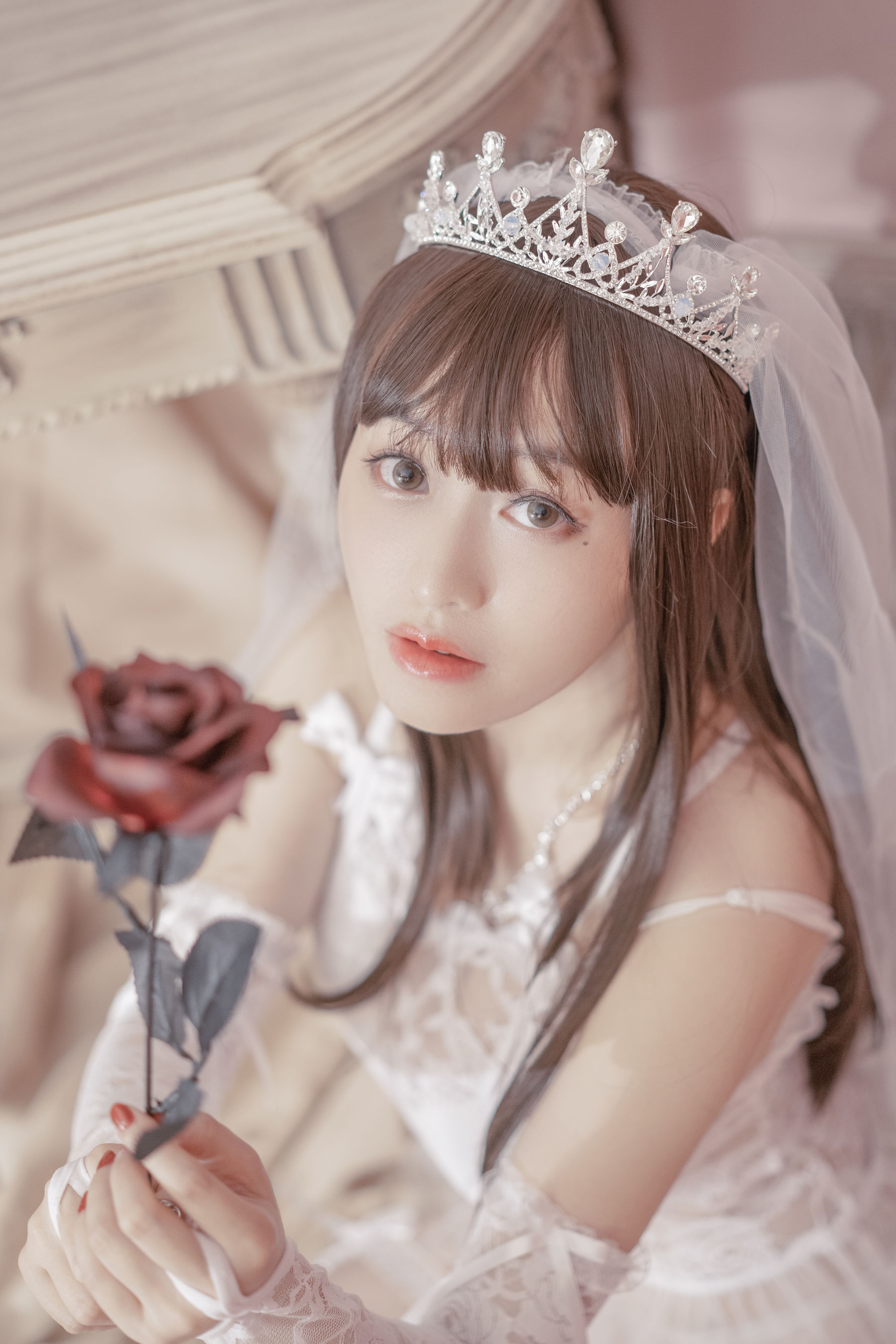 [网红COSER写真] 动漫博主脱尾巴Mizuki - 婚纱/(30P)