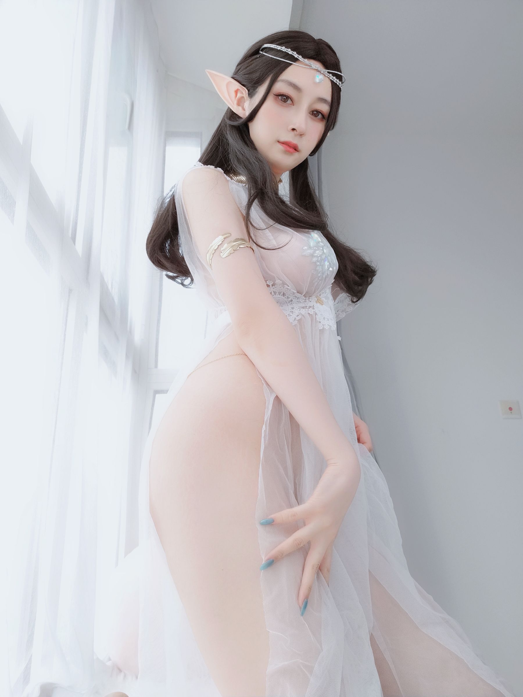 [网红COSER写真] Coser小姐姐白银 - 精灵宝石内衣/(69P)