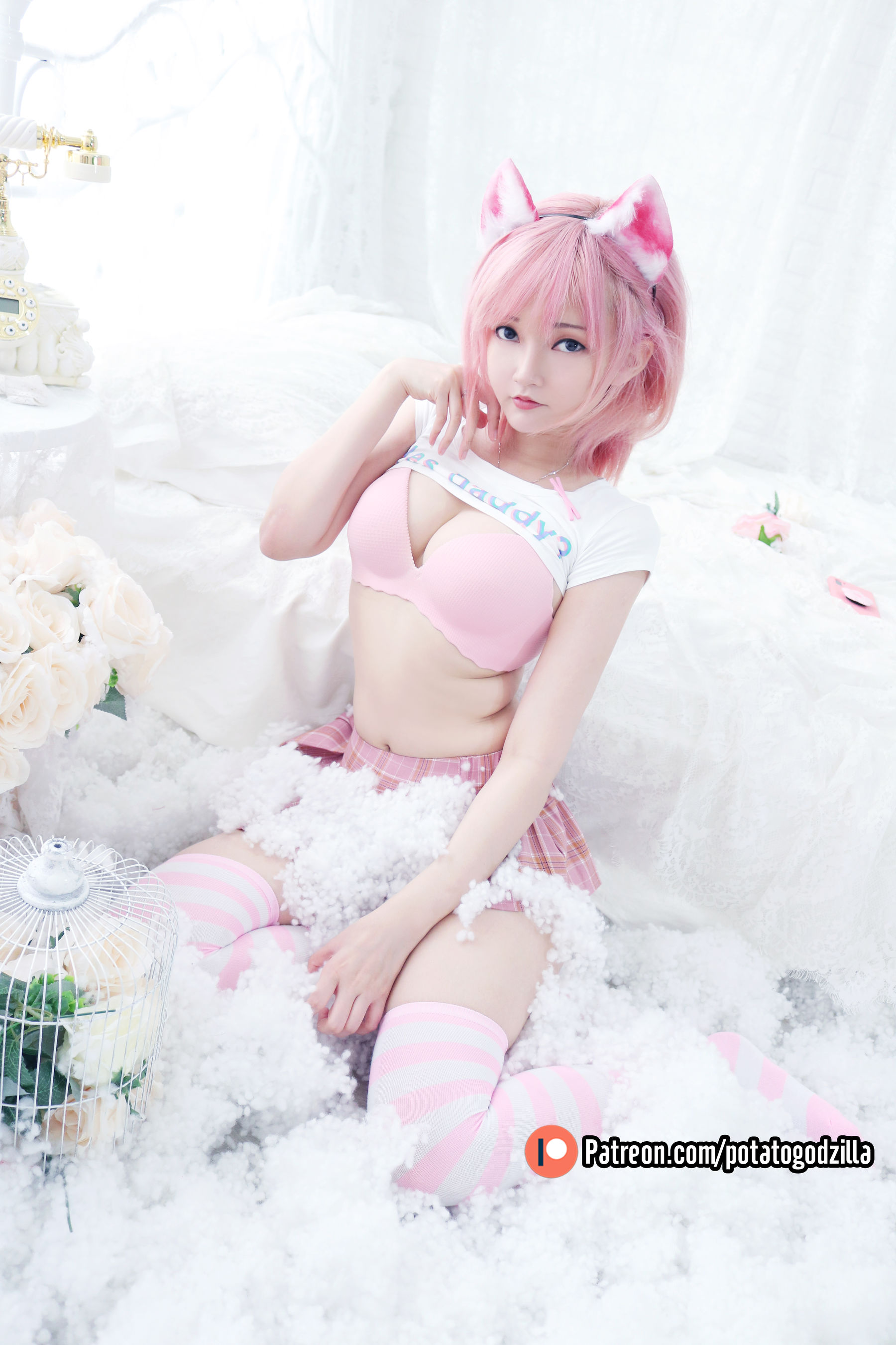 [网红COSER写真] Coser小姐姐Potato Godzilla - Pink Casual/(36P)