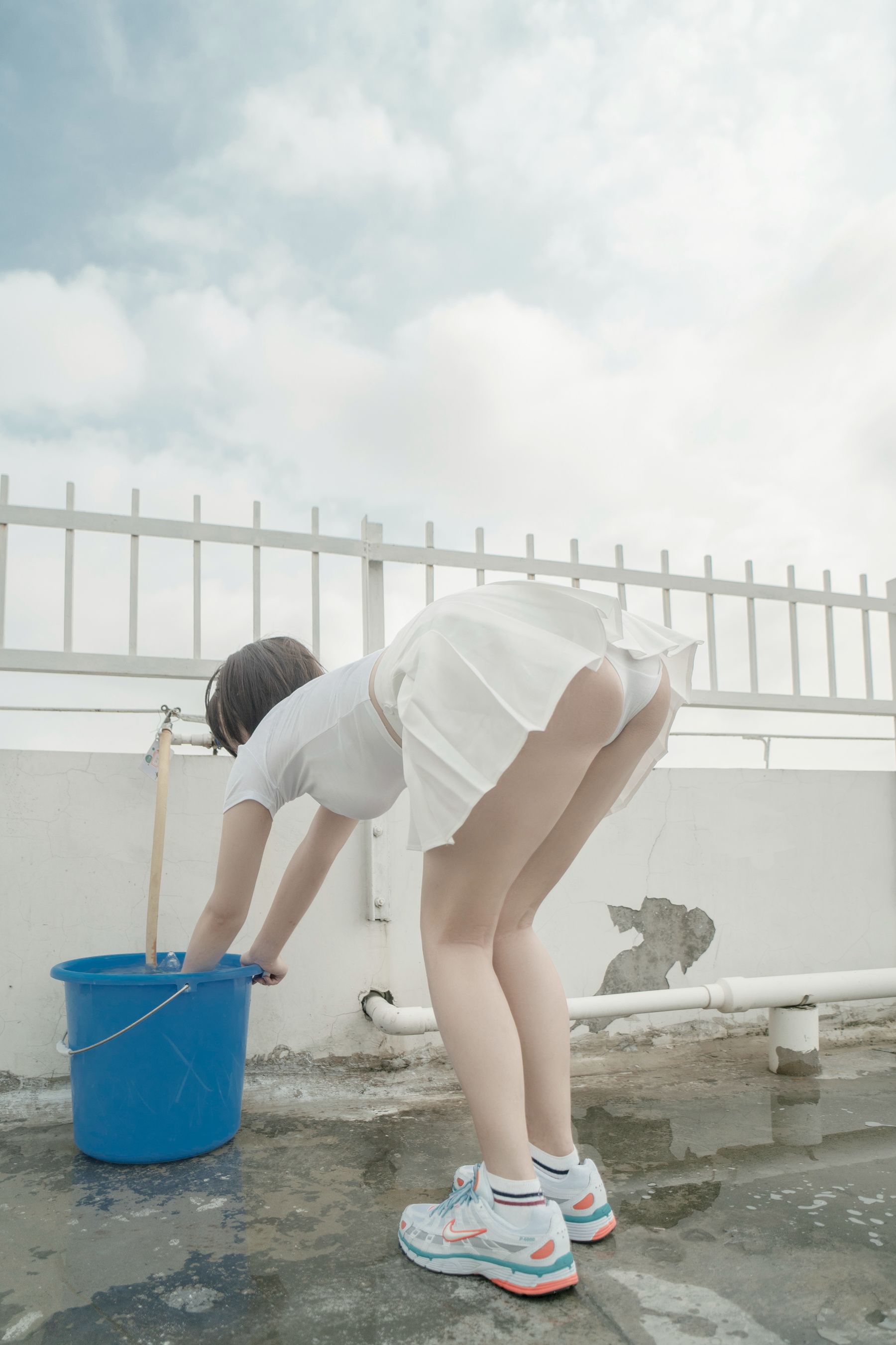 [网红COSER写真] 鬼马少女阿薰kaOri - 天台/(82P)