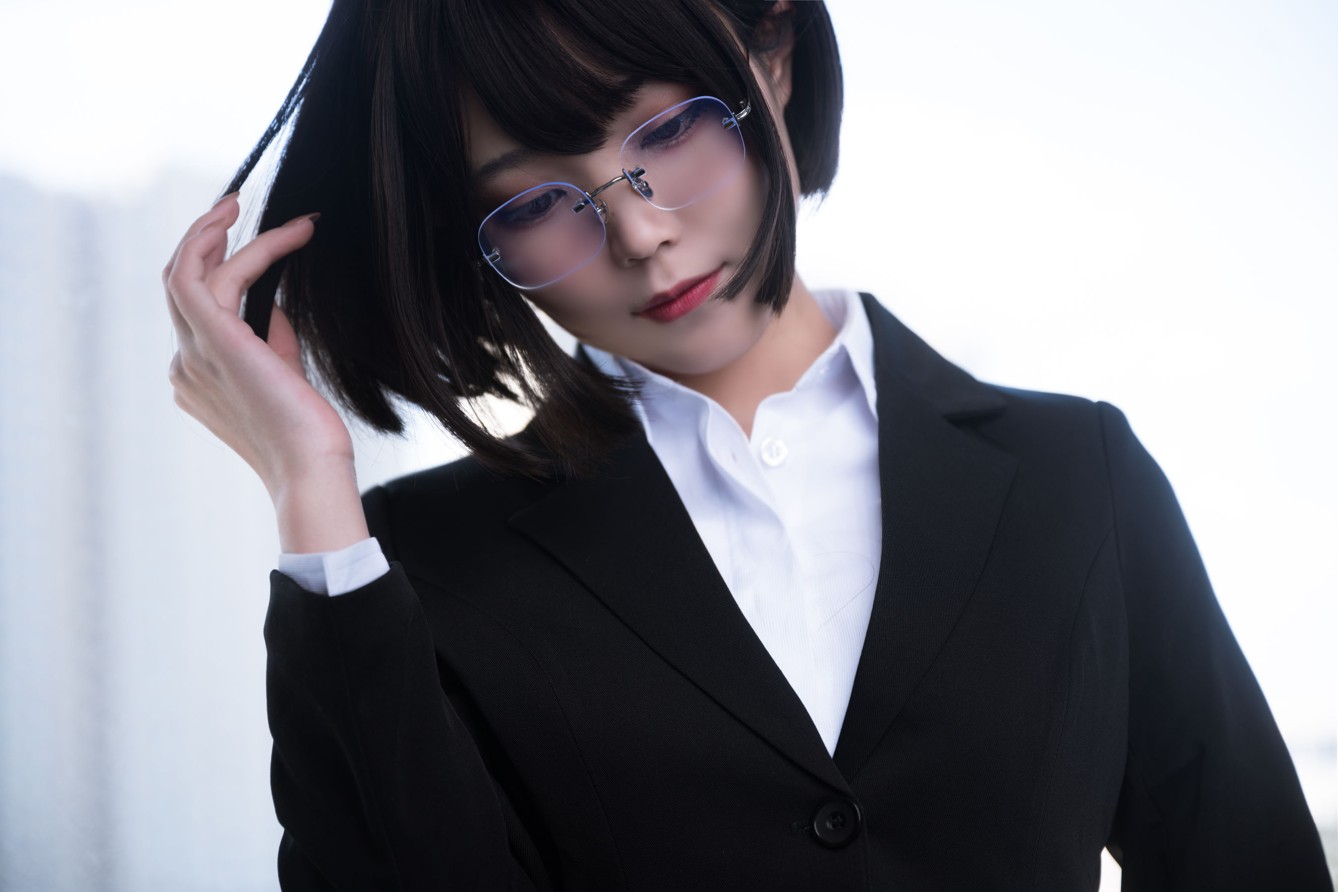 [网红COSER写真] Cosplay汪知子 - 黑丝OL/(16P)