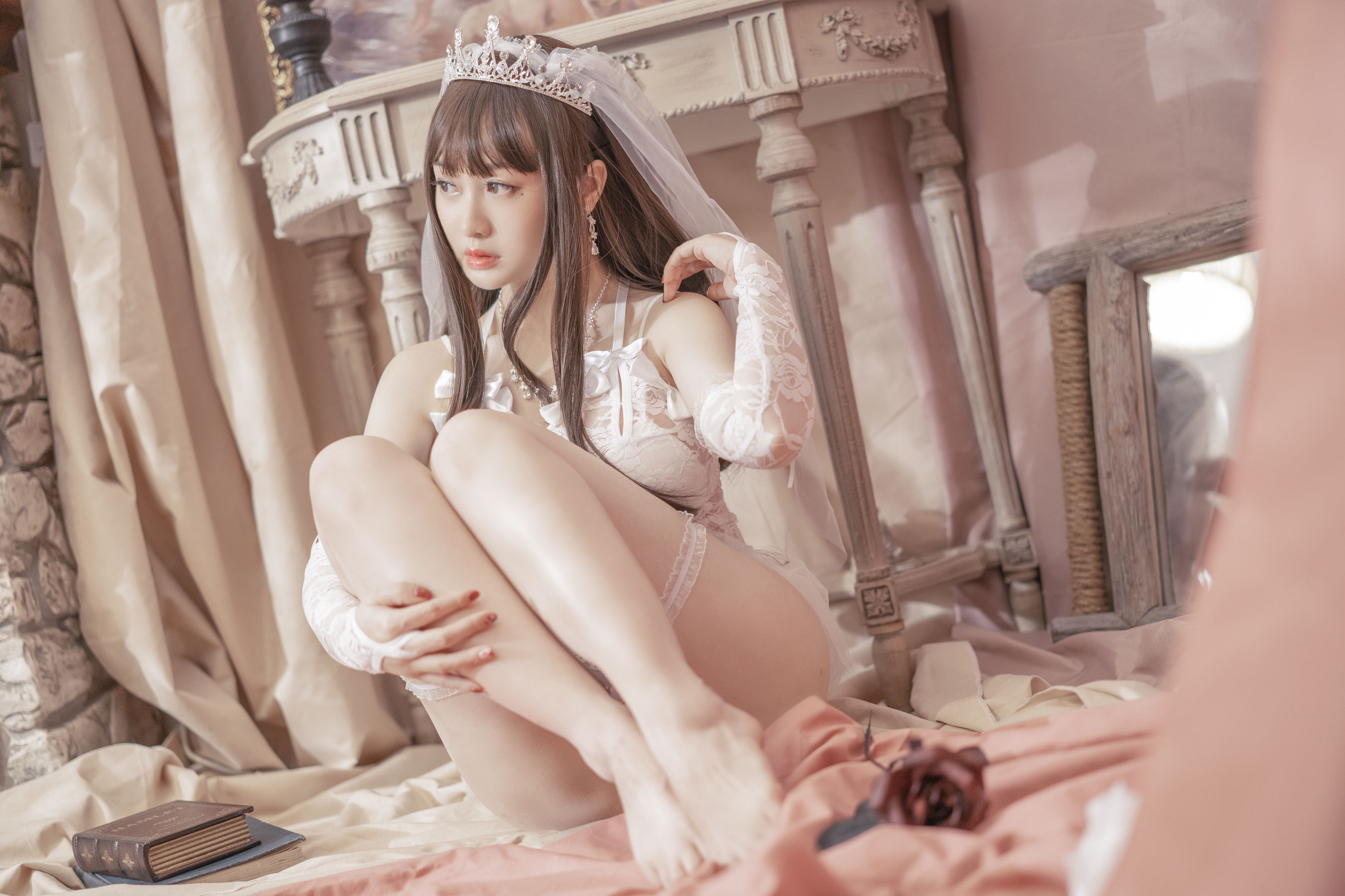 [网红COSER写真] 动漫博主脱尾巴Mizuki - 婚纱/(30P)