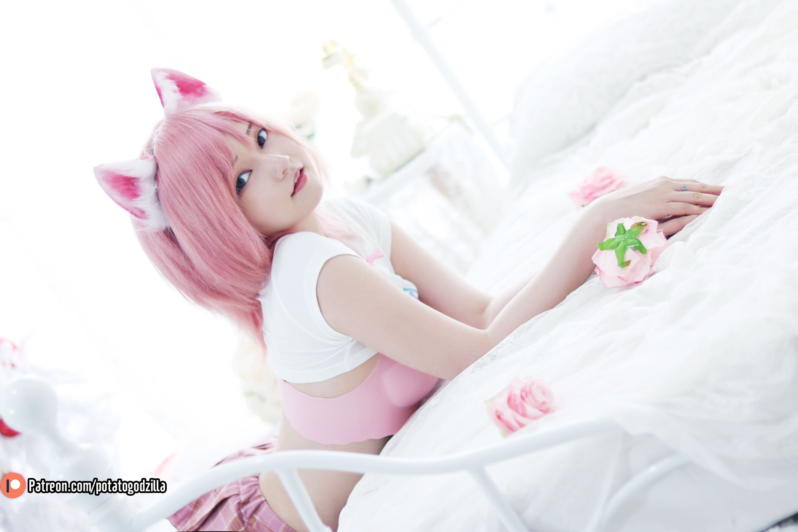 [网红COSER写真] Coser小姐姐Potato Godzilla - Pink Casual/(36P)