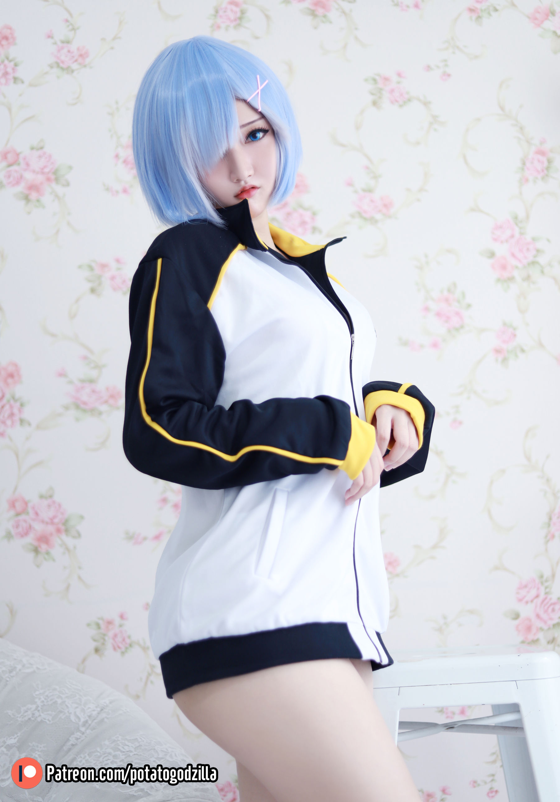 [网红COSER写真] Coser小姐姐Potato Godzilla - Rem In Subaru Jacket/(30P)