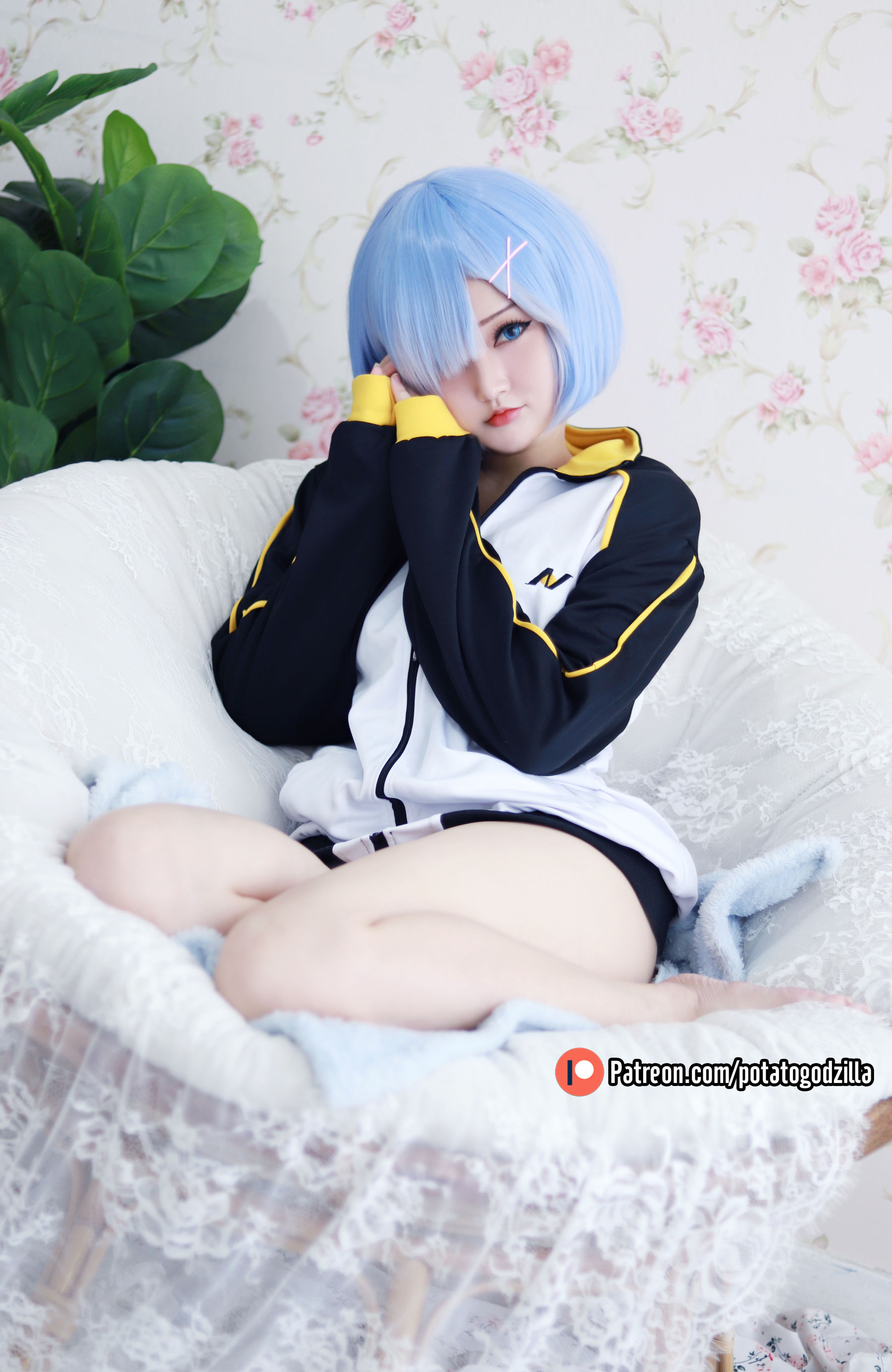 [网红COSER写真] Coser小姐姐Potato Godzilla - Rem In Subaru Jacket/(30P)