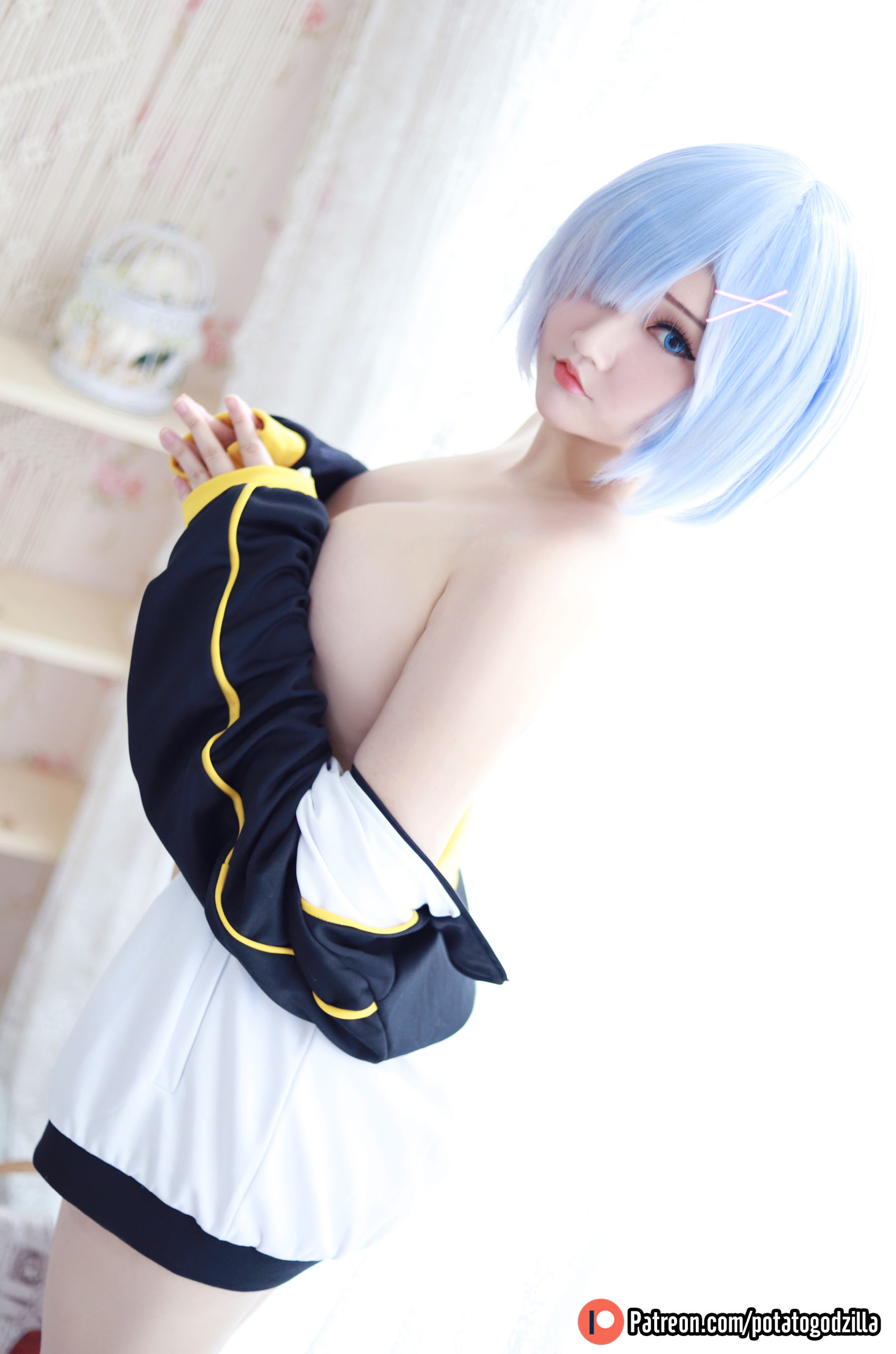 [网红COSER写真] Coser小姐姐Potato Godzilla - Rem In Subaru Jacket/(30P)