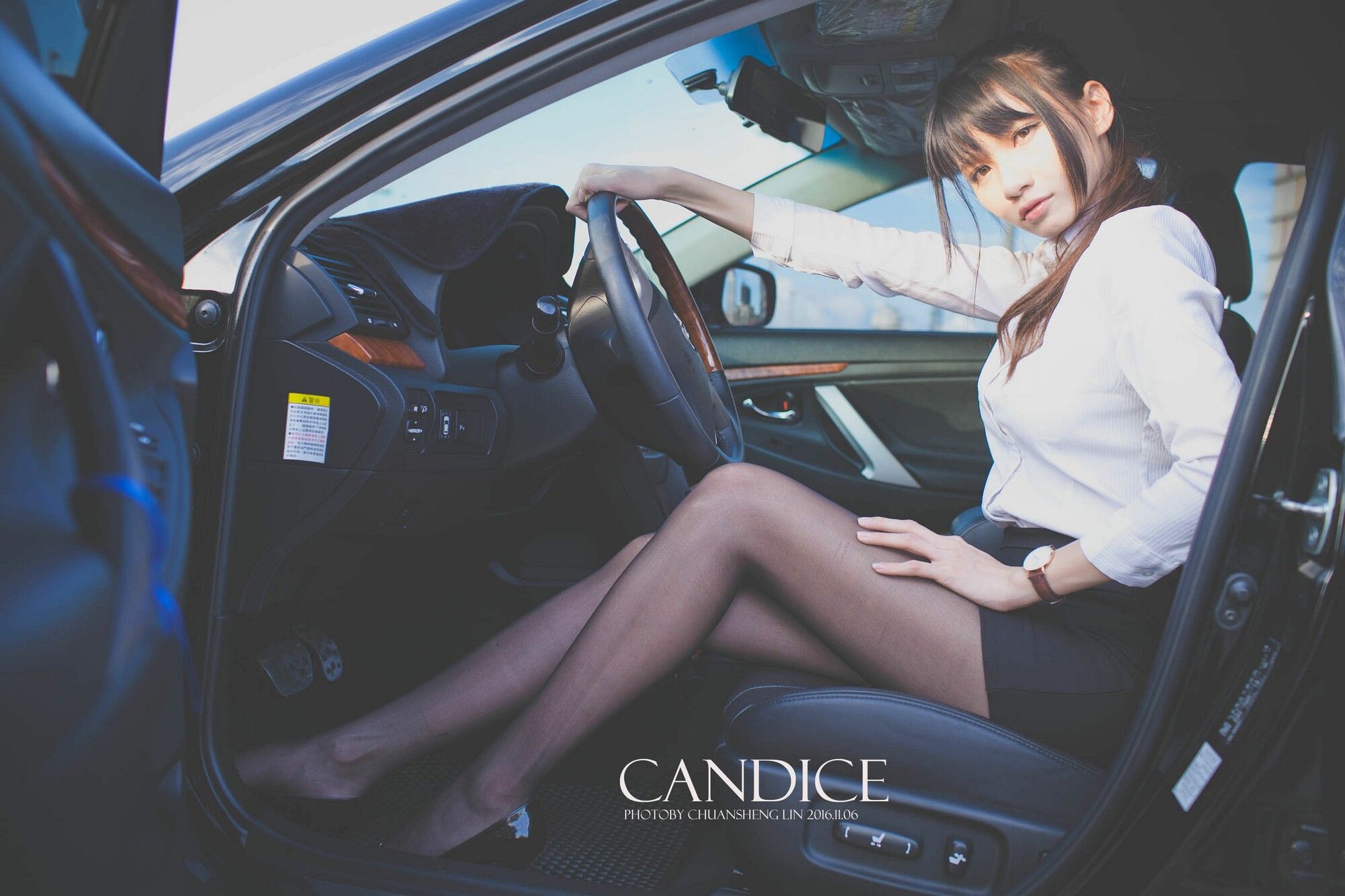 [台湾嫩模] 蔡译心Candice《车外拍》/(89P)