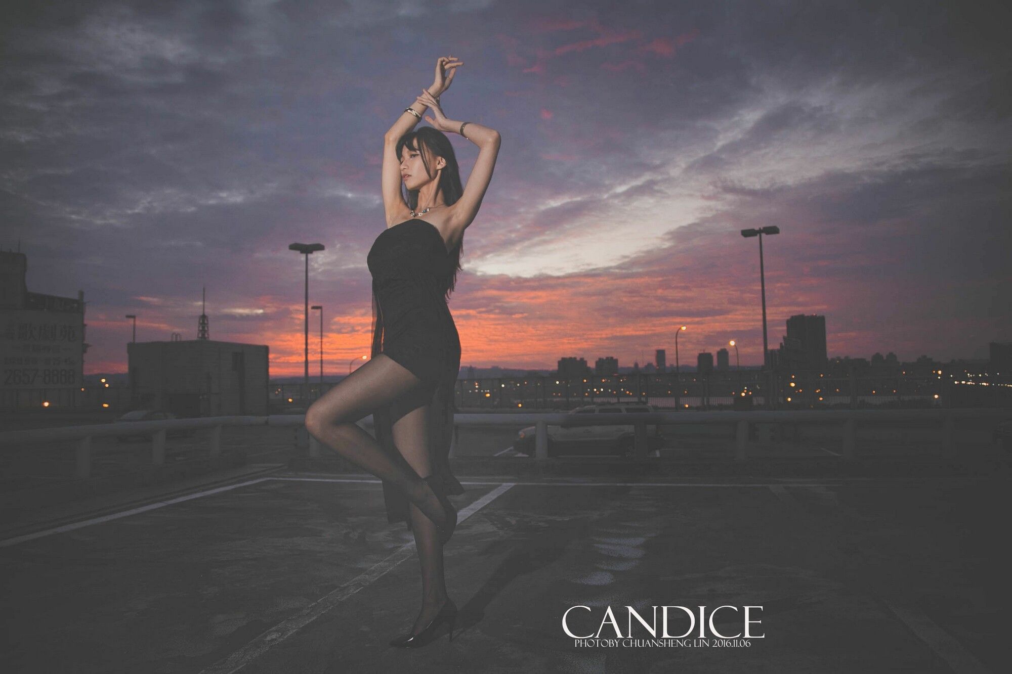 [台湾嫩模] 蔡译心Candice《车外拍》/(89P)