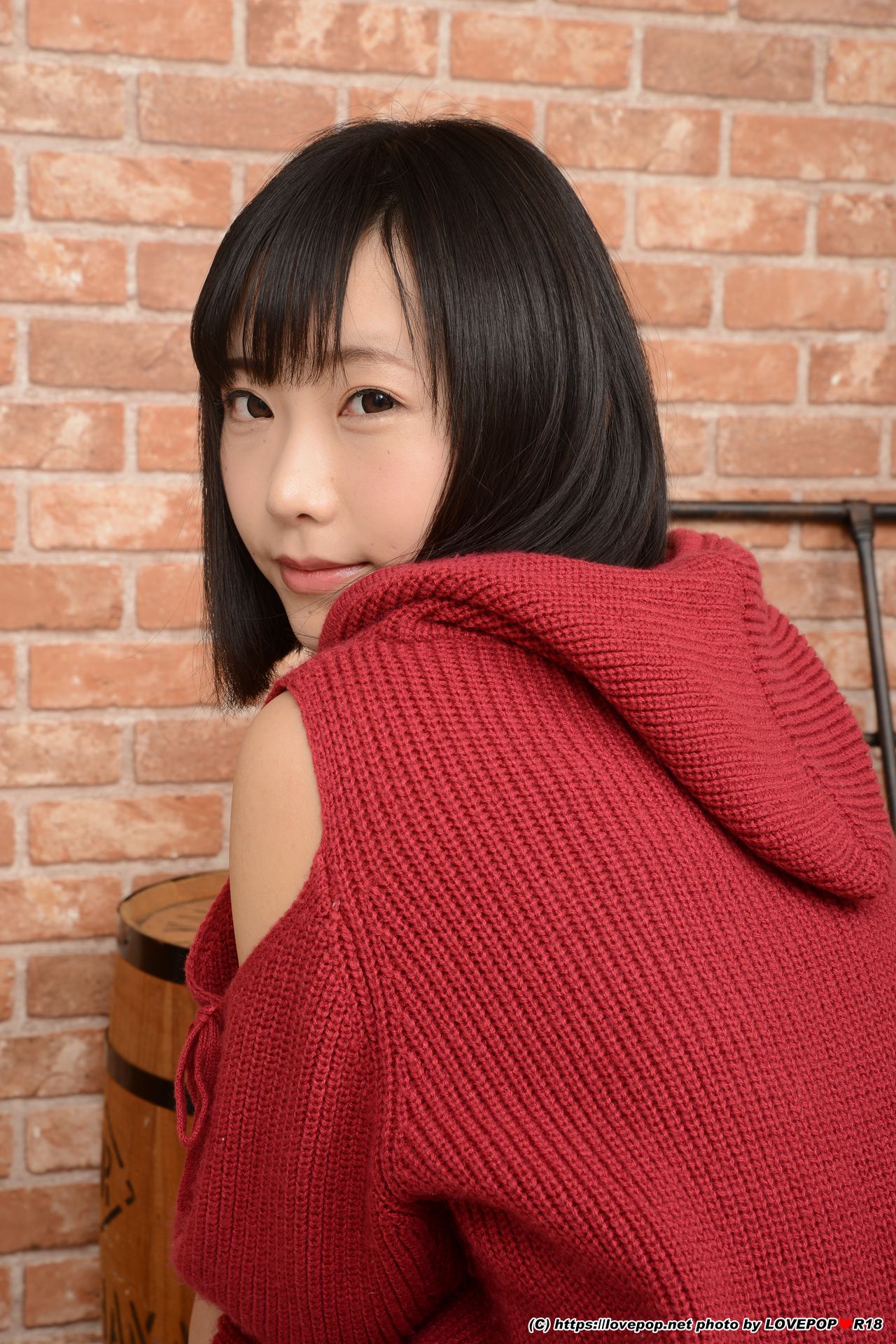 [LOVEPOP] Yui Shirasaka 白坂有以 Photoset 03/(54P)