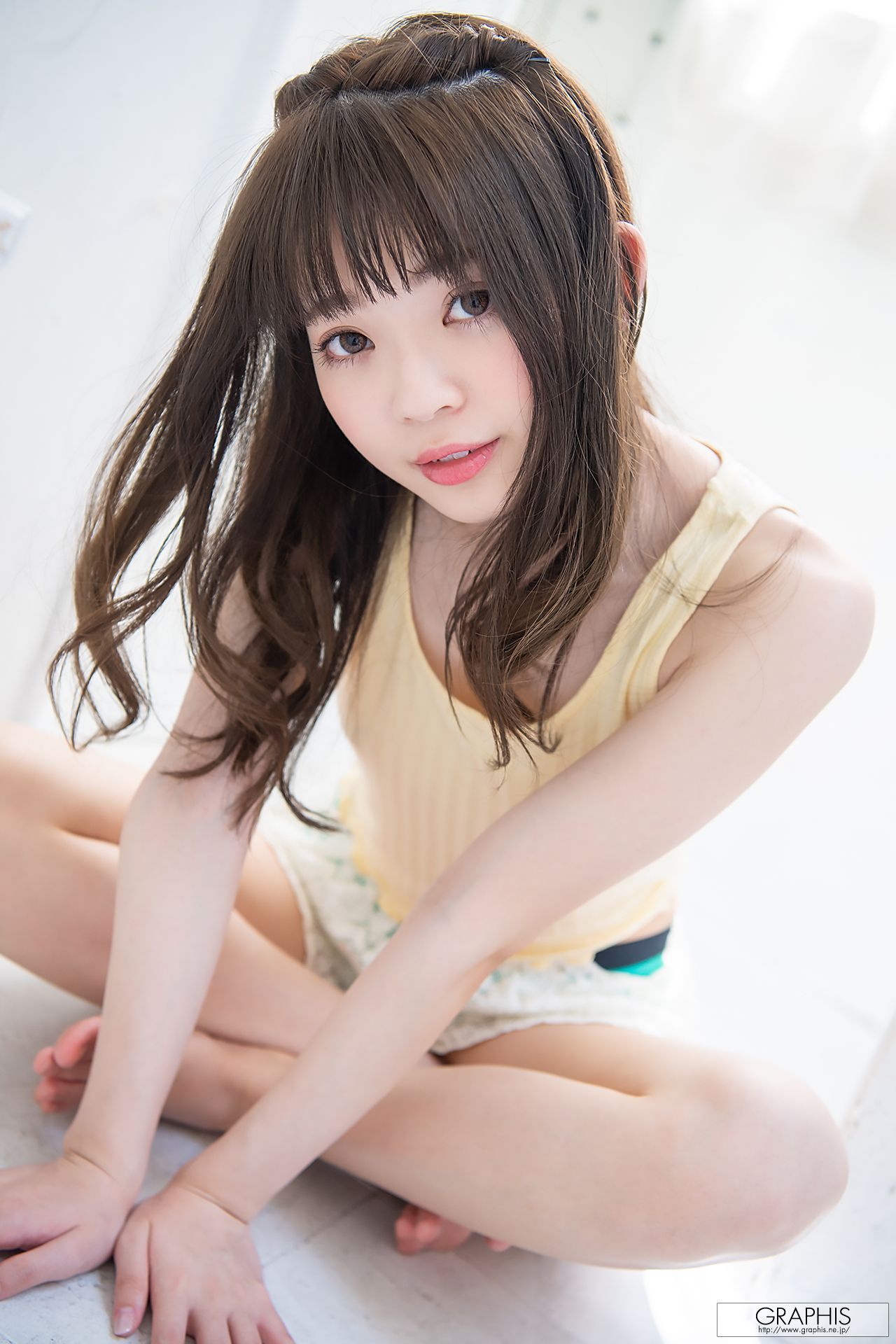 [Graphis] First Gravure 初脱ぎ娘 No.169 Izuna Maki 槙いずな/(62P)