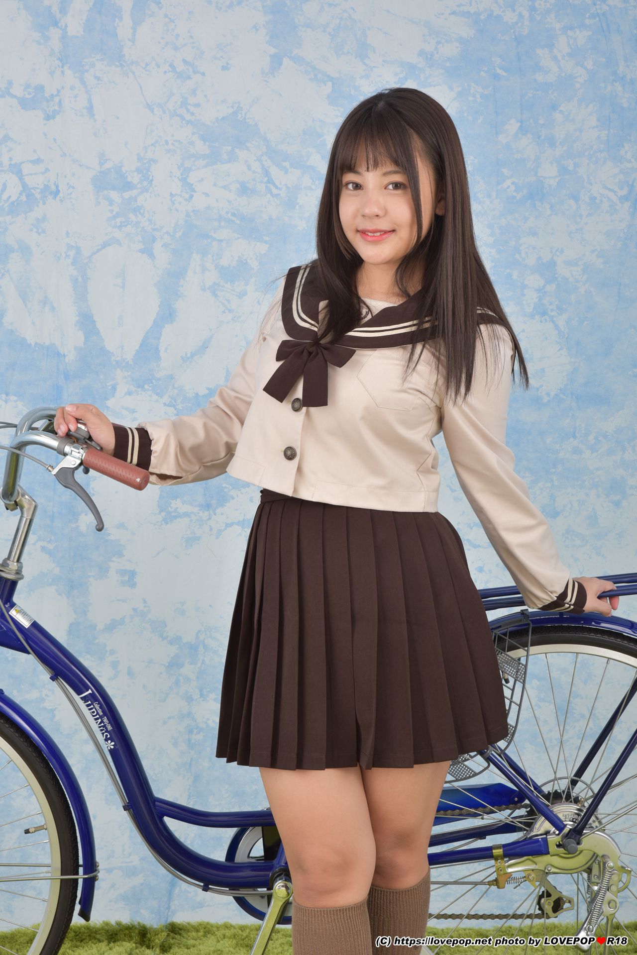 [LOVEPOP] Shion Yumi 夕美しおん Photoset 02/(50P)