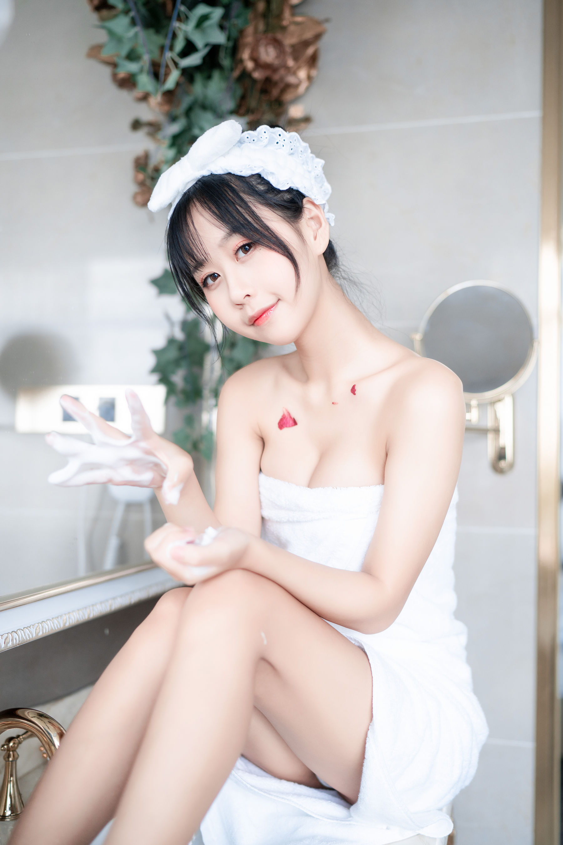 [COS福利] 阳光美少女萌芽儿o0 - 浴巾/(27P)