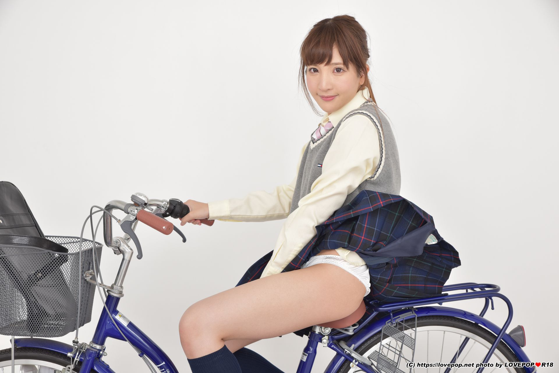 [LOVEPOP] Ayami Shionogi 汐乃木あやみ Photoset 04/(48P)