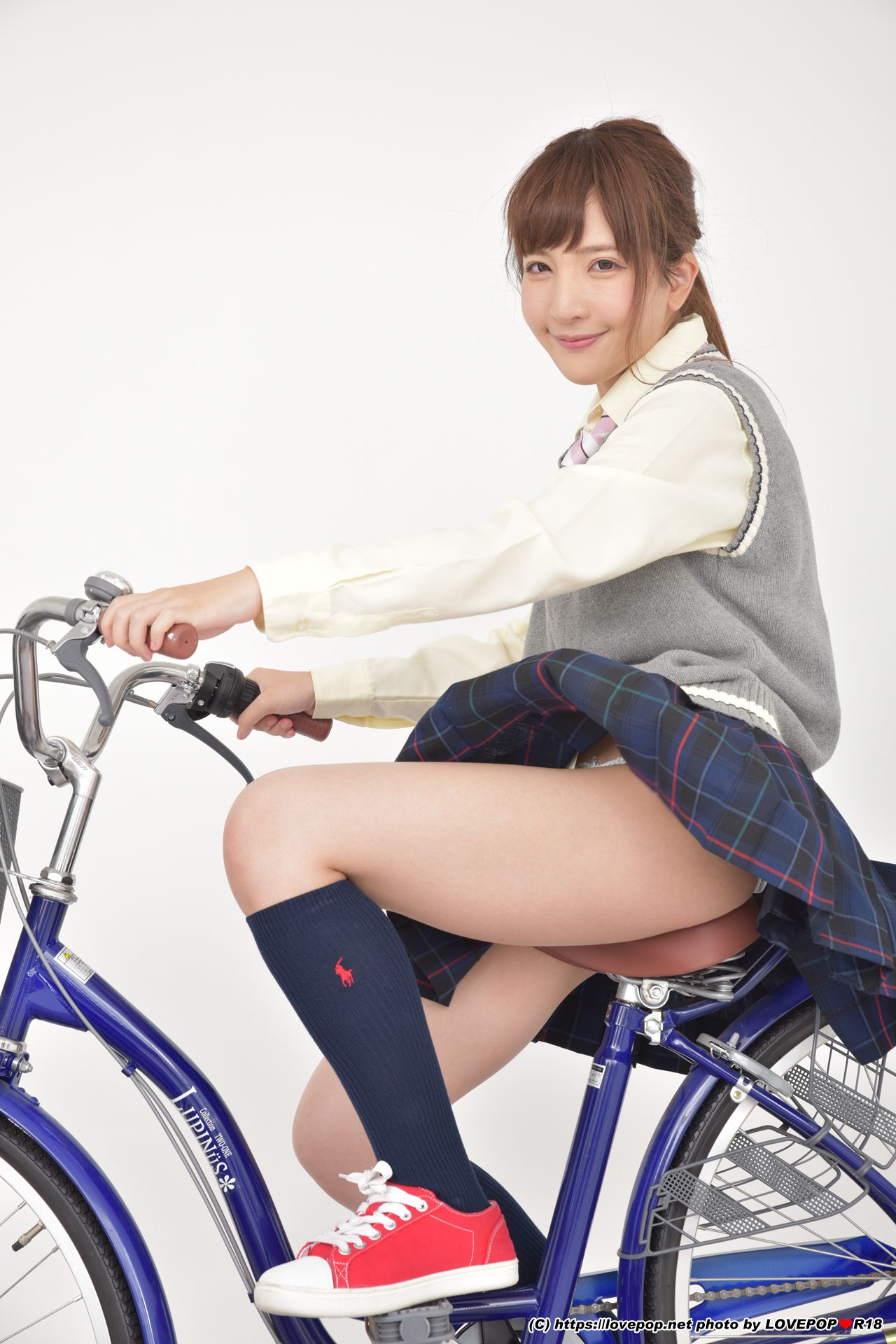 [LOVEPOP] Ayami Shionogi 汐乃木あやみ Photoset 04/(48P)