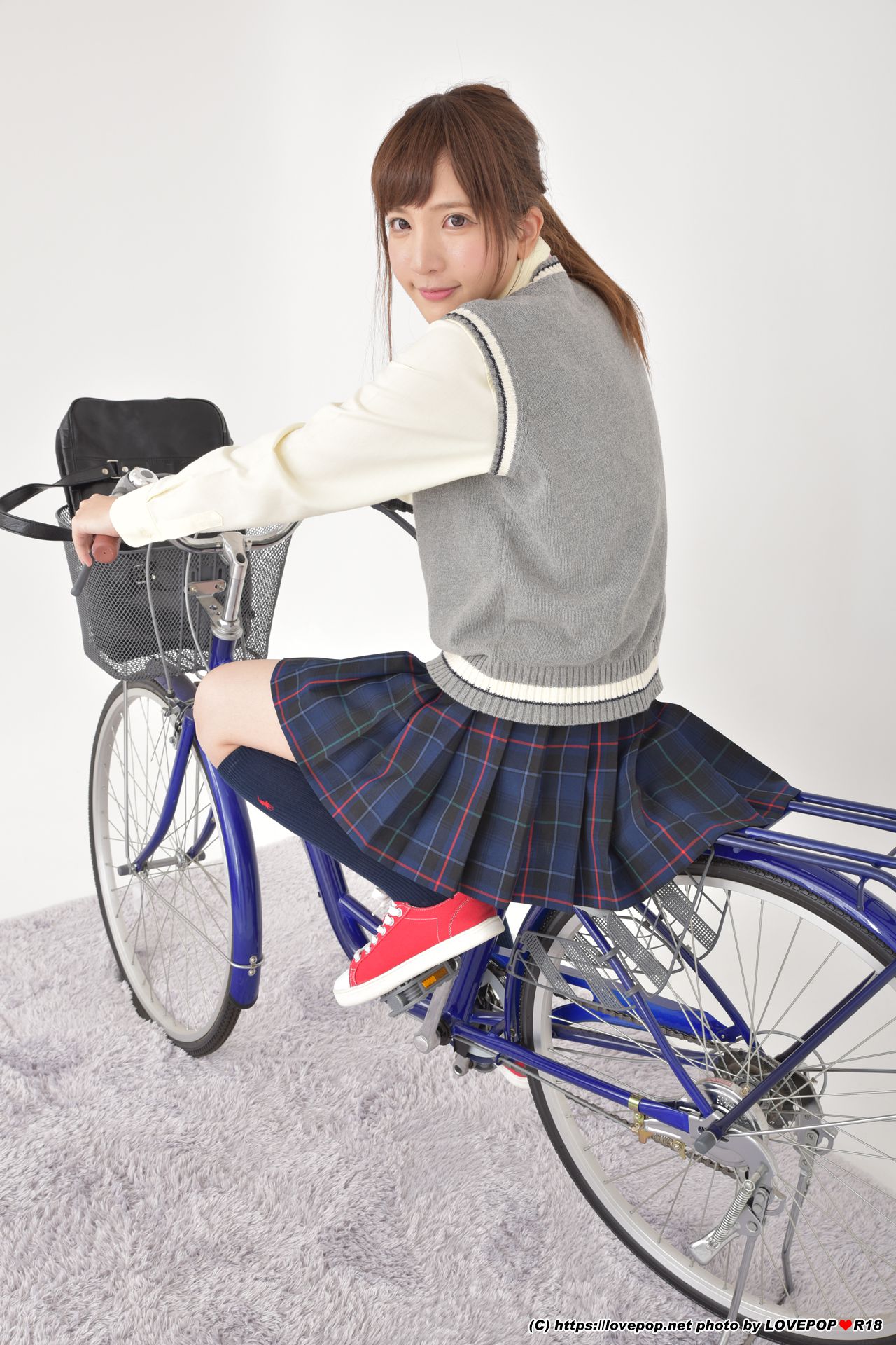 [LOVEPOP] Ayami Shionogi 汐乃木あやみ Photoset 04/(48P)