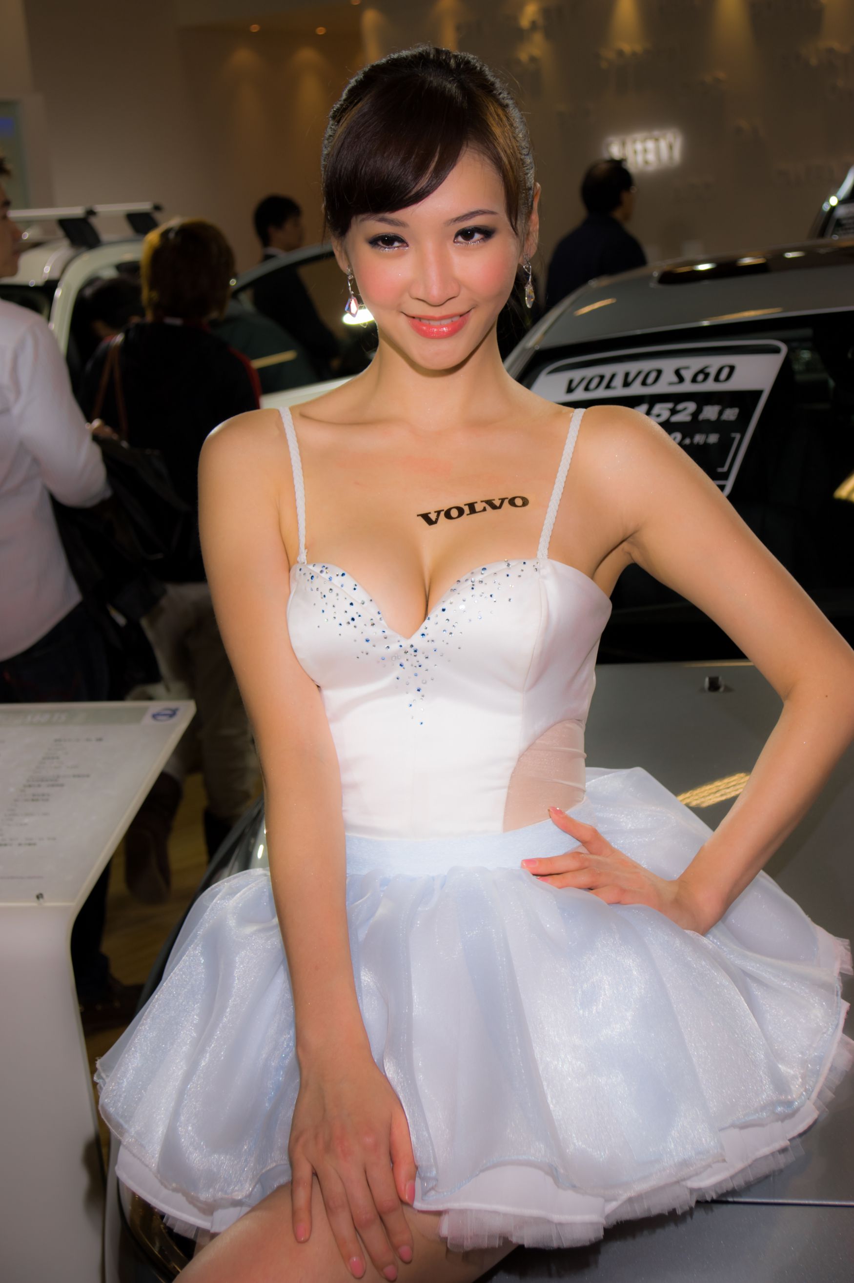 Mia魏靖軒《VOLVO车展美乳系列》高清套图/(69P)