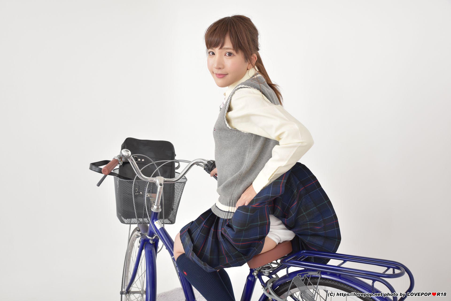 [LOVEPOP] Ayami Shionogi 汐乃木あやみ Photoset 04/(48P)