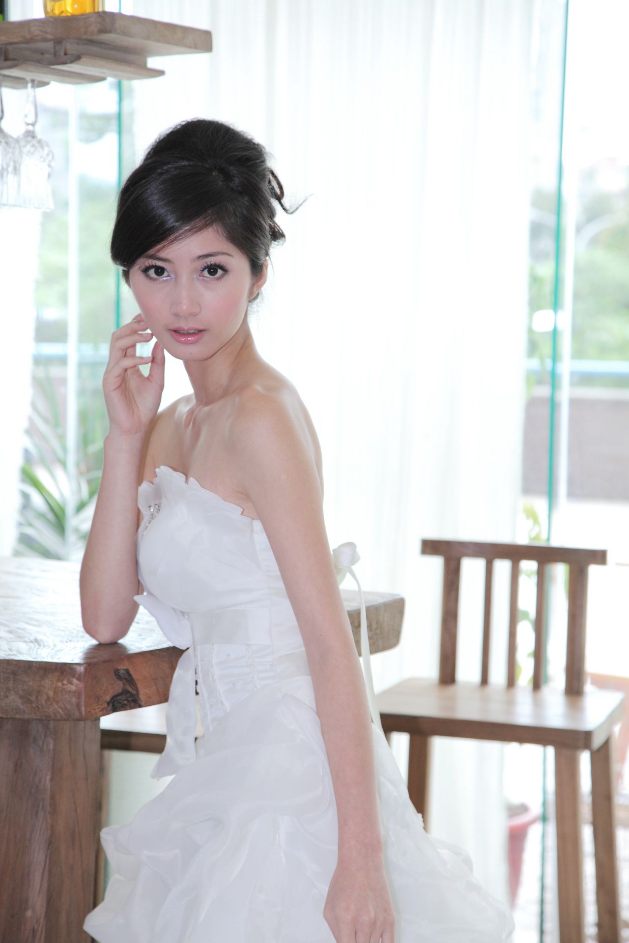 台湾气质美女Emily《唯美白色婚纱》/(41P)