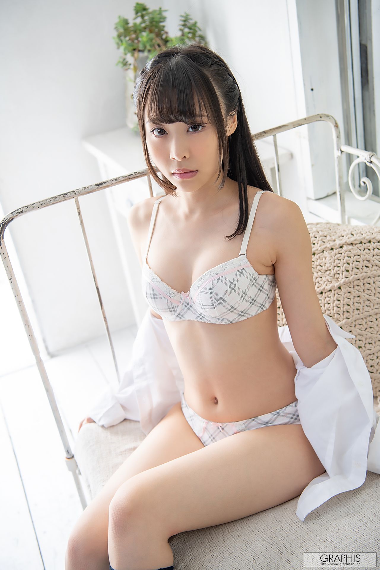 [Graphis] First Gravure 初脱ぎ娘 No.168 Hiyori Yoshioka 吉岡ひより/(70P)