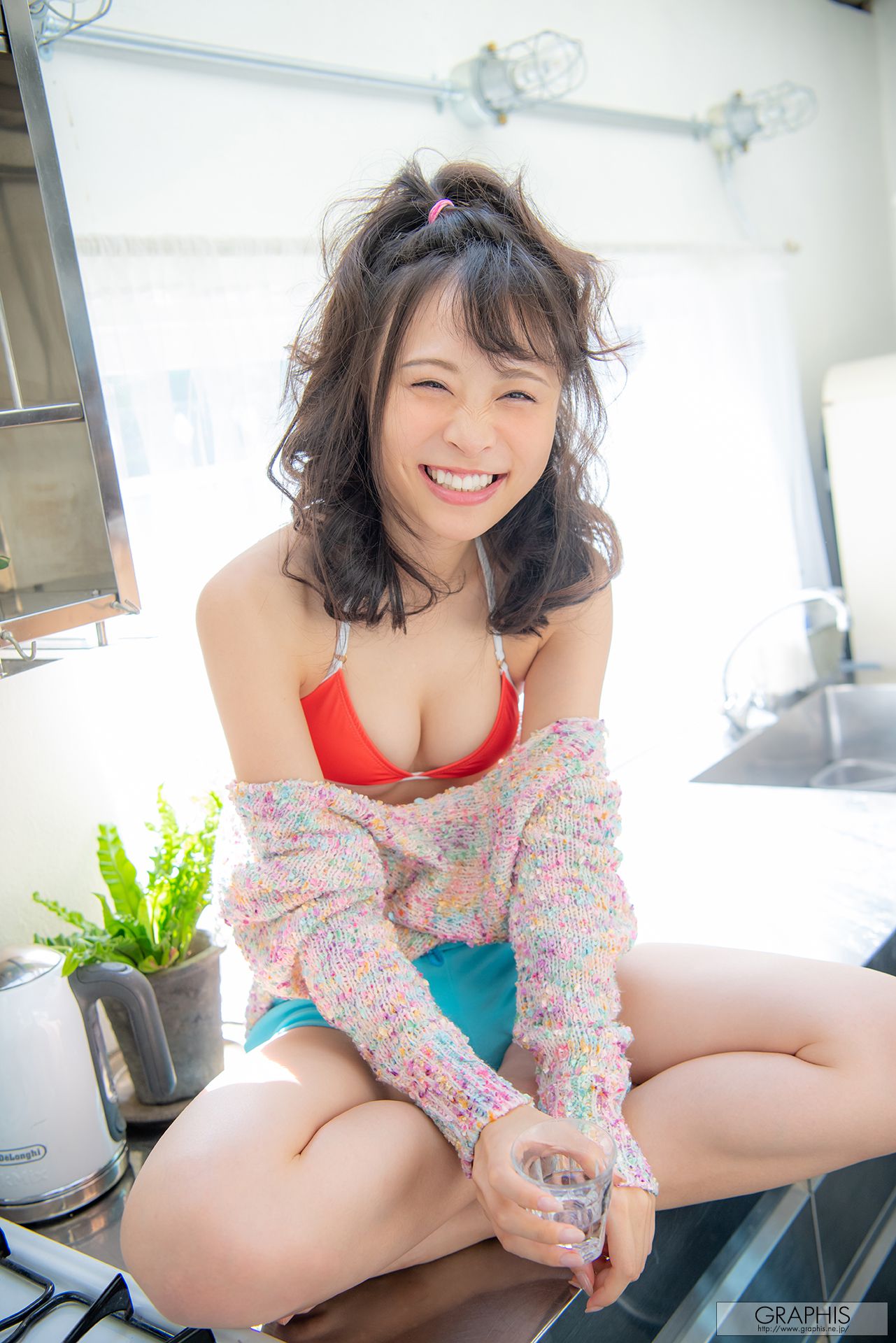 [Graphis] First Gravure 初脱ぎ娘 No.168 Hiyori Yoshioka 吉岡ひより/(70P)