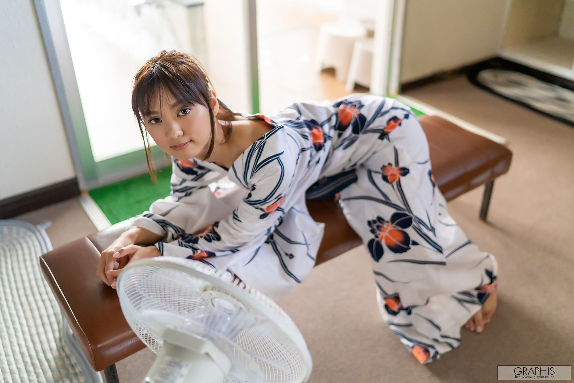 [Graphis] First Gravure 初脱ぎ娘 No.167 Suzu Monami もなみ鈴/(62P)