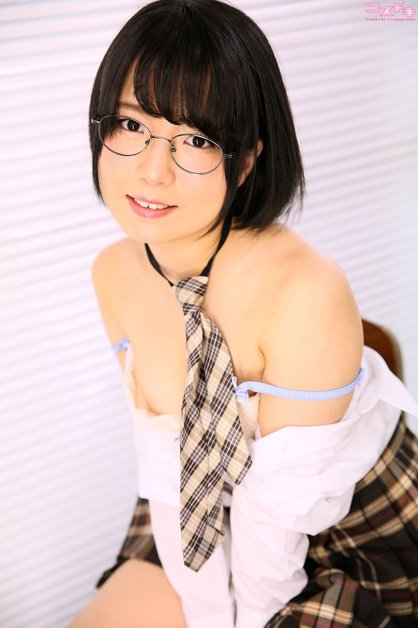 [Cosdoki] Hikaru Misaki 美咲ヒカル misakihikaru_pic_seifukumegane1 2/(46P)