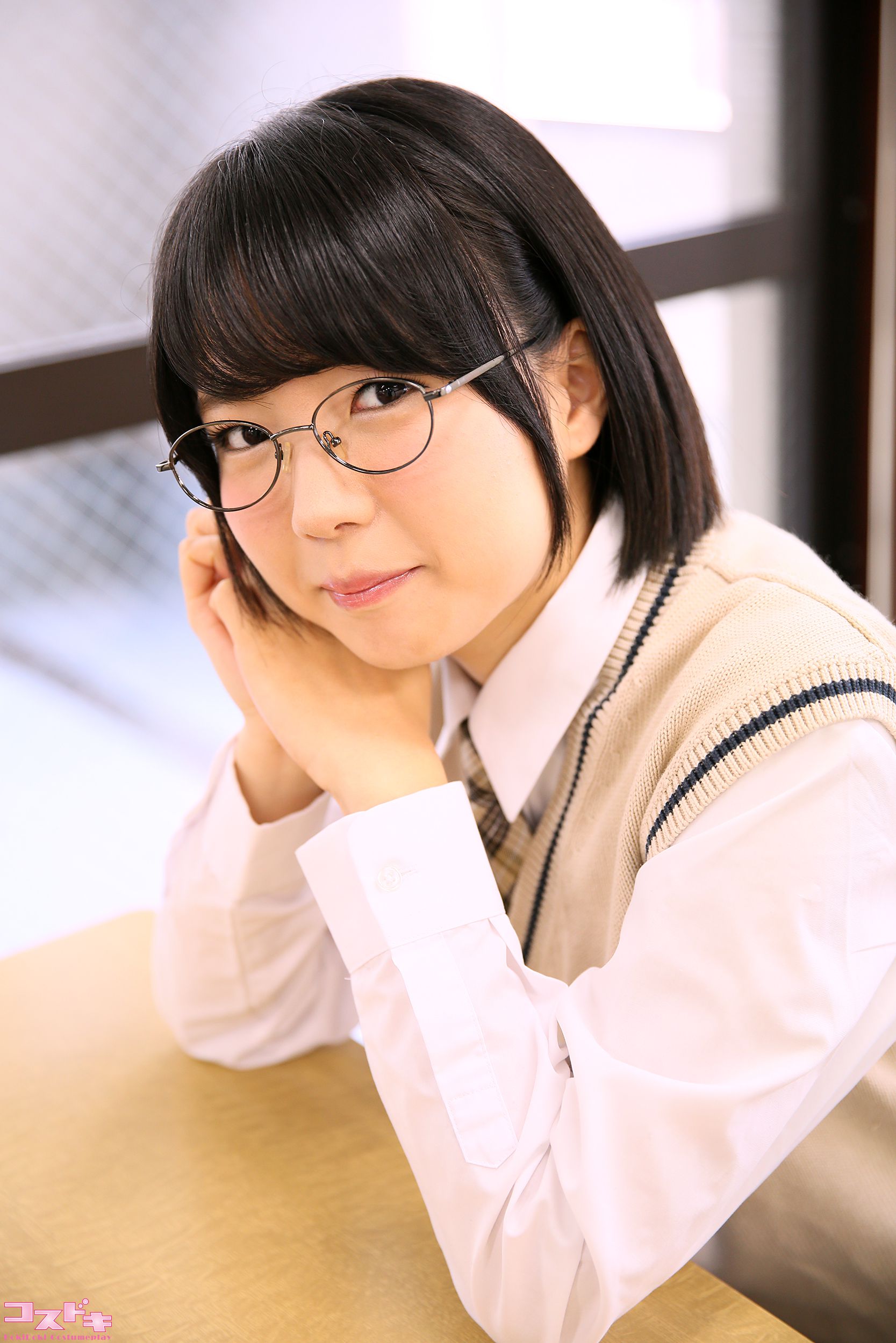 [Cosdoki] Hikaru Misaki 美咲ヒカル misakihikaru_pic_seifukumegane1 2/(46P)