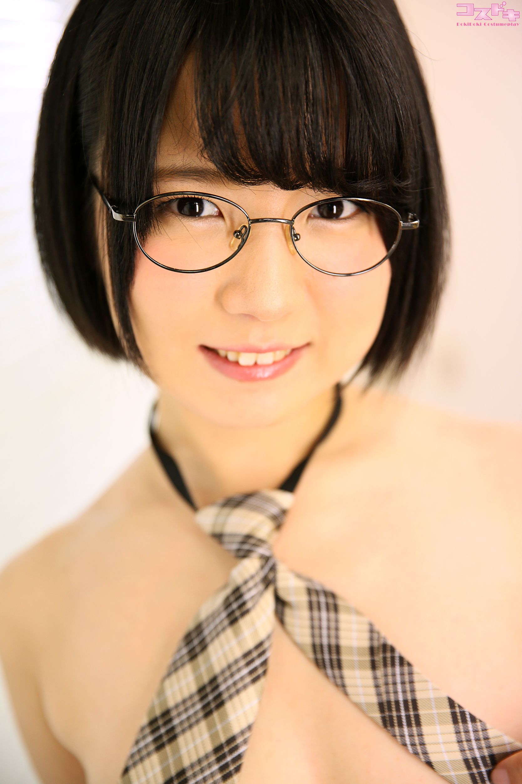 [Cosdoki] Hikaru Misaki 美咲ヒカル misakihikaru_pic_seifukumegane1 2/(46P)