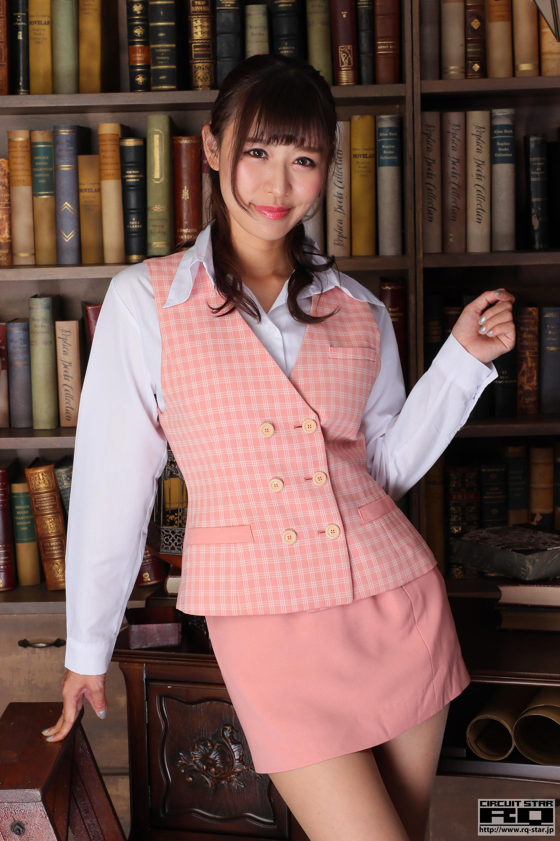 [RQ-STAR] Aya Miyazaki 宮崎彩 Office Lady/(100P)