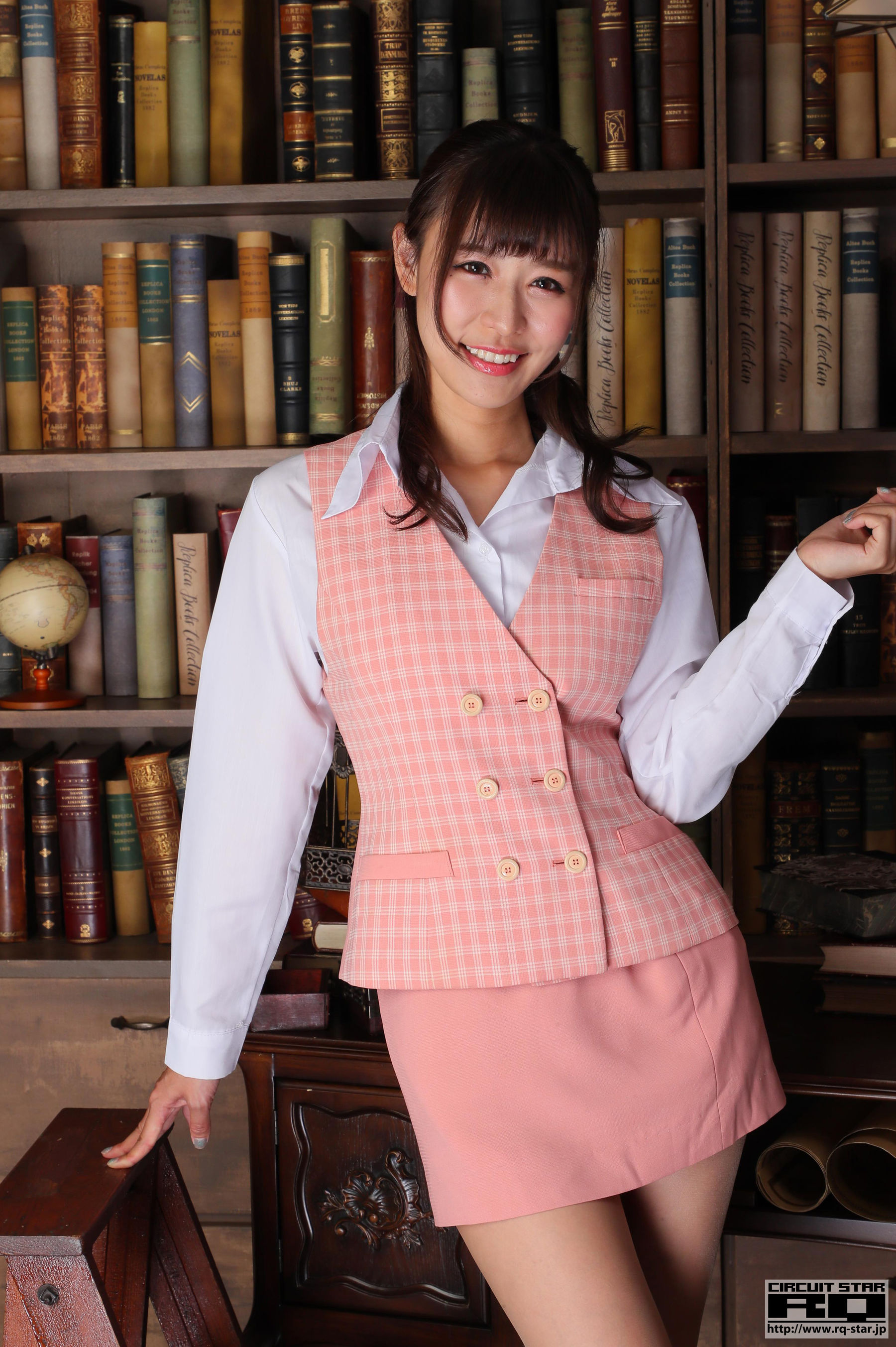 [RQ-STAR] Aya Miyazaki 宮崎彩 Office Lady/(100P)