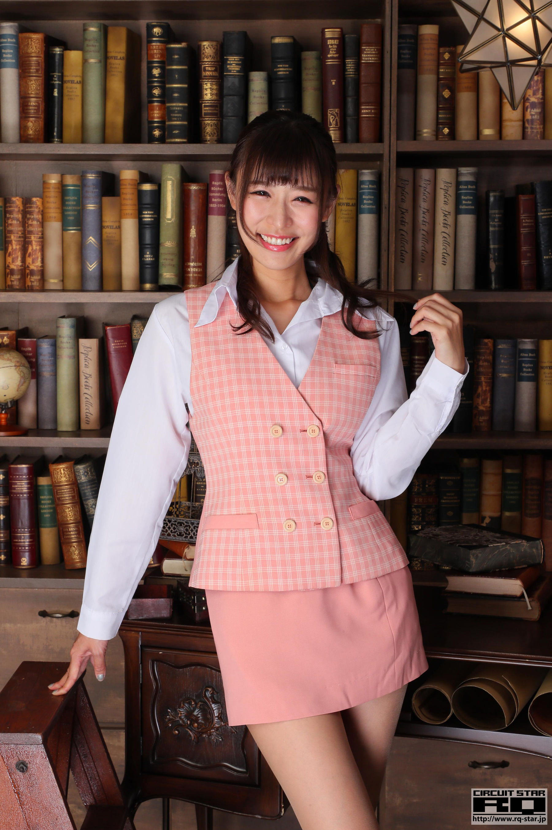 [RQ-STAR] Aya Miyazaki 宮崎彩 Office Lady/(100P)