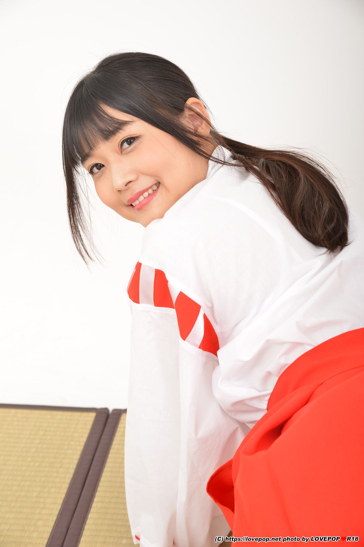 [LOVEPOP] Suzu Yamai 山井すず Photoset 06/(59P)