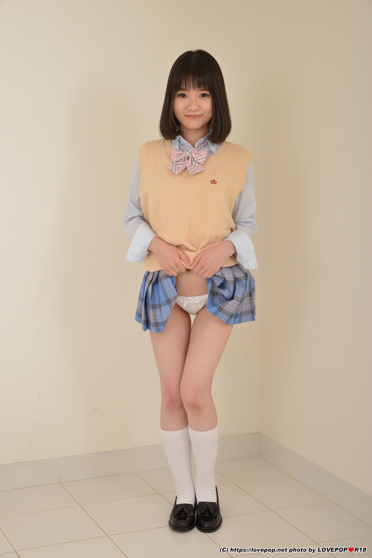 [LOVEPOP] Kaede Nishiyama 西山楓 Photoset 01/(54P)