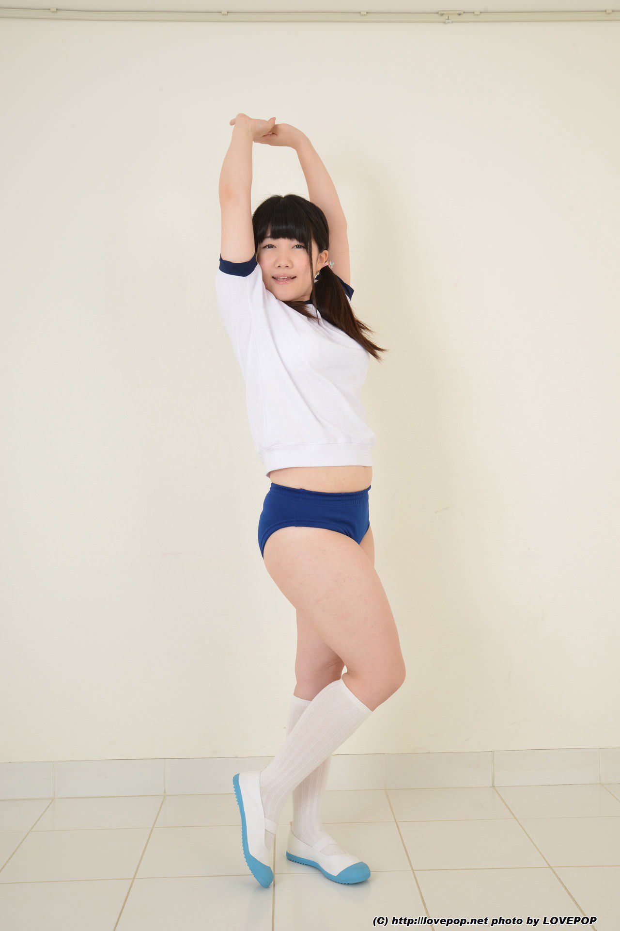 [LOVEPOP] Momo Watanabe 渡辺もも Photoset 03/(65P)