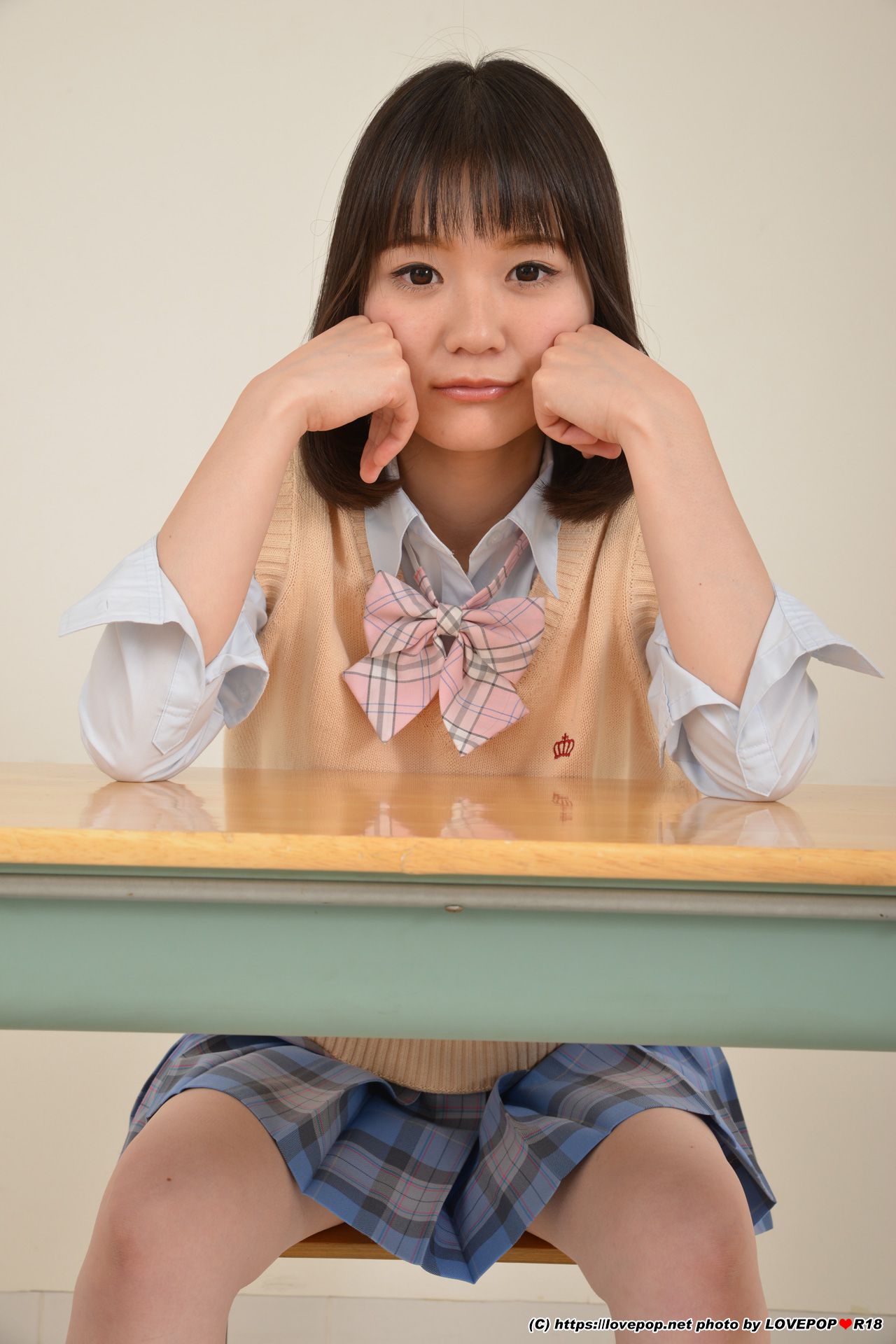 [LOVEPOP] Kaede Nishiyama 西山楓 Photoset 01/(54P)