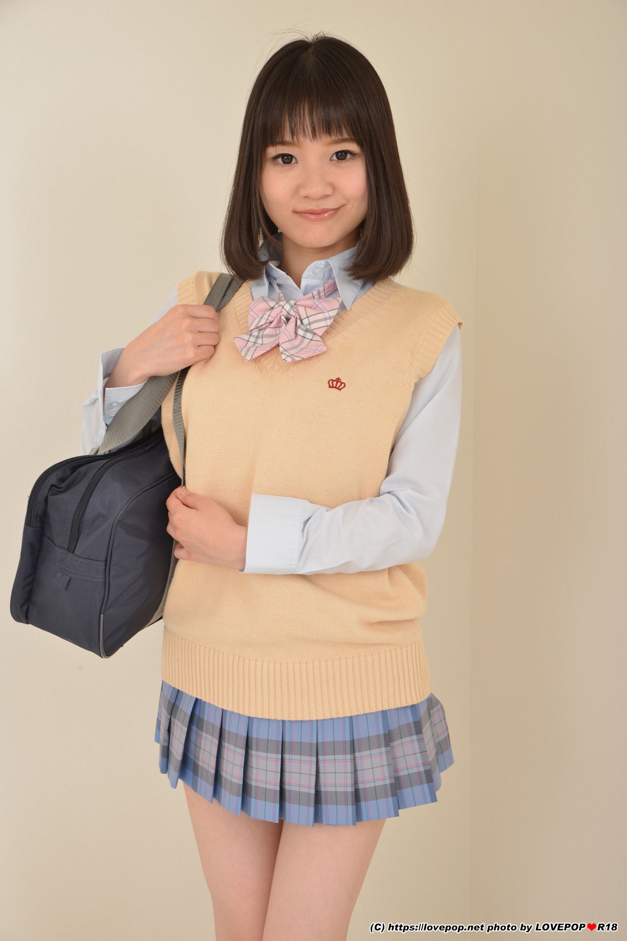 [LOVEPOP] Kaede Nishiyama 西山楓 Photoset 01/(54P)