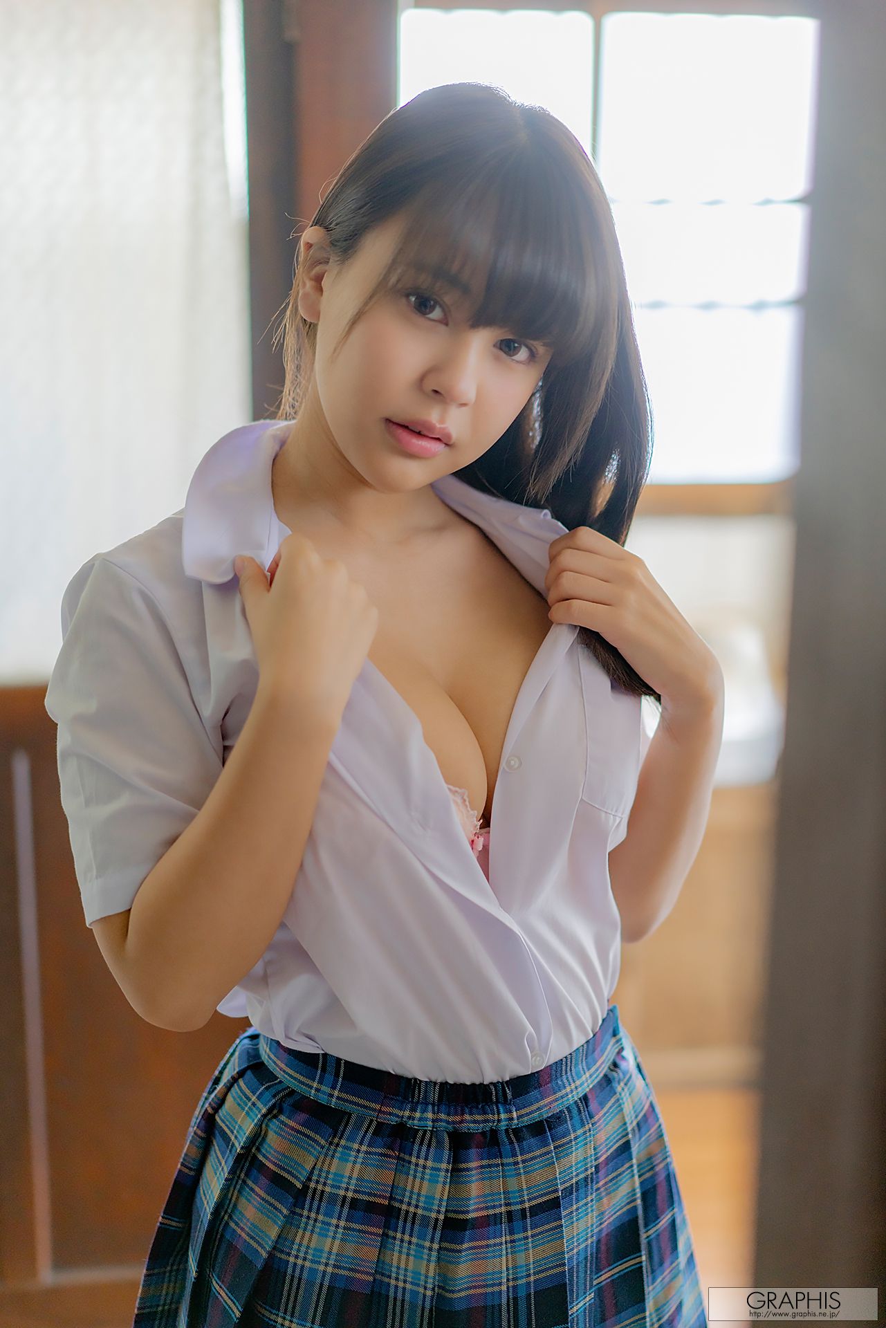 [Graphis] Gals443 Shion Yumi 夕美しおん Corpo minimo/(56P)