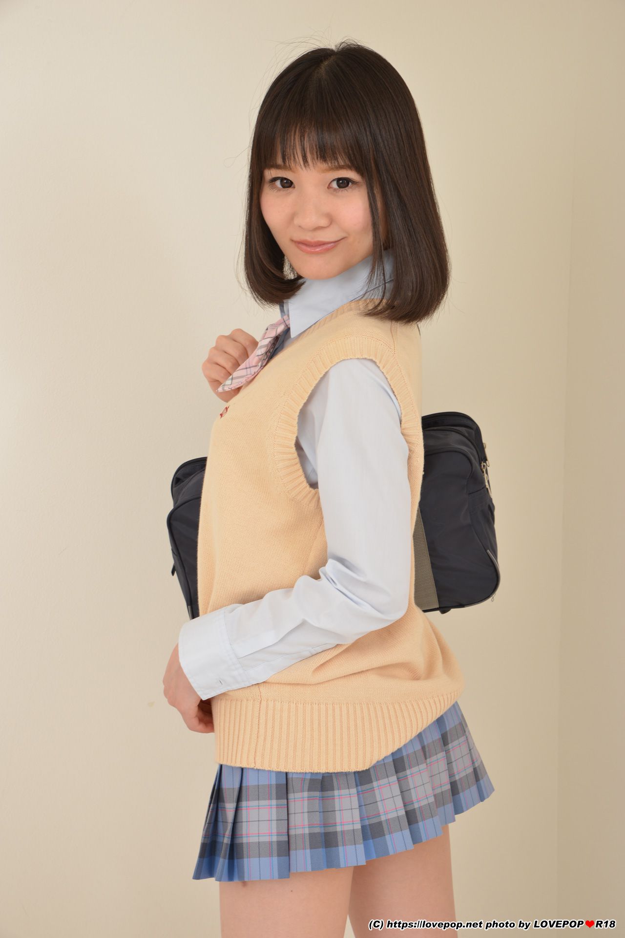 [LOVEPOP] Kaede Nishiyama 西山楓 Photoset 01/(54P)