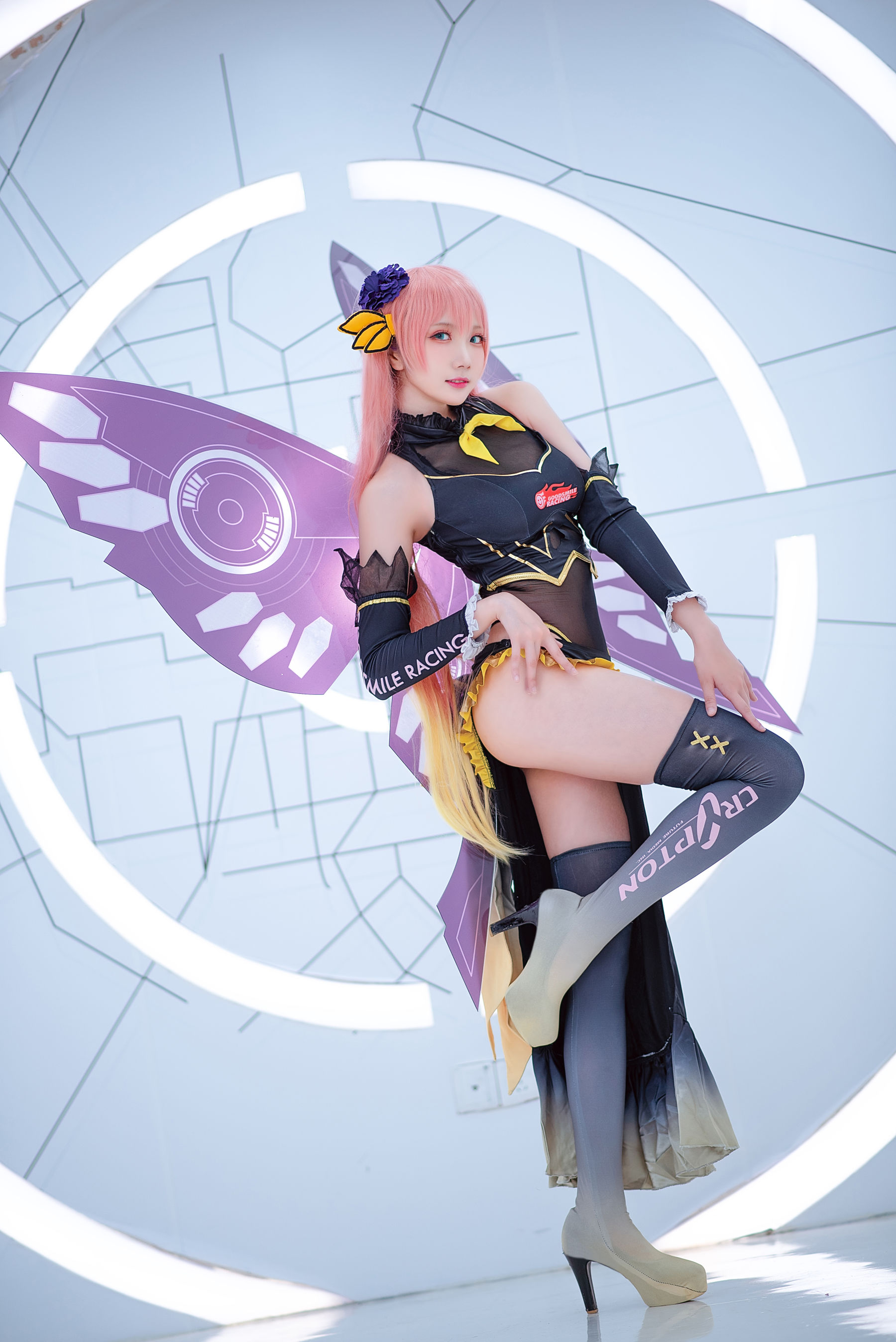 [Cosplay] Coser瓜希酱福利 - LUKA 赛车/(22P)