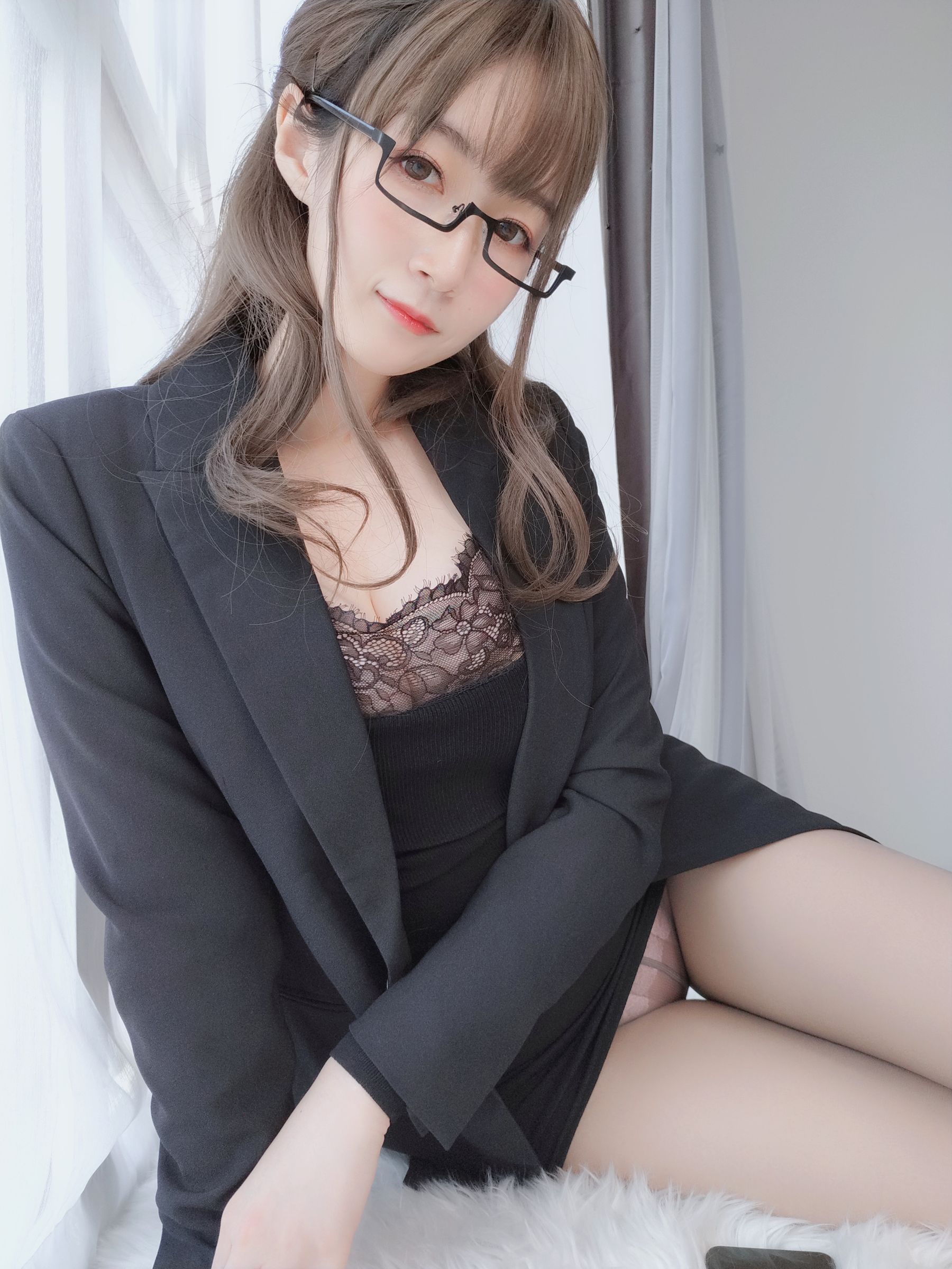 [Cosplay] Coser小姐姐白银 - 黑西服/(69P)