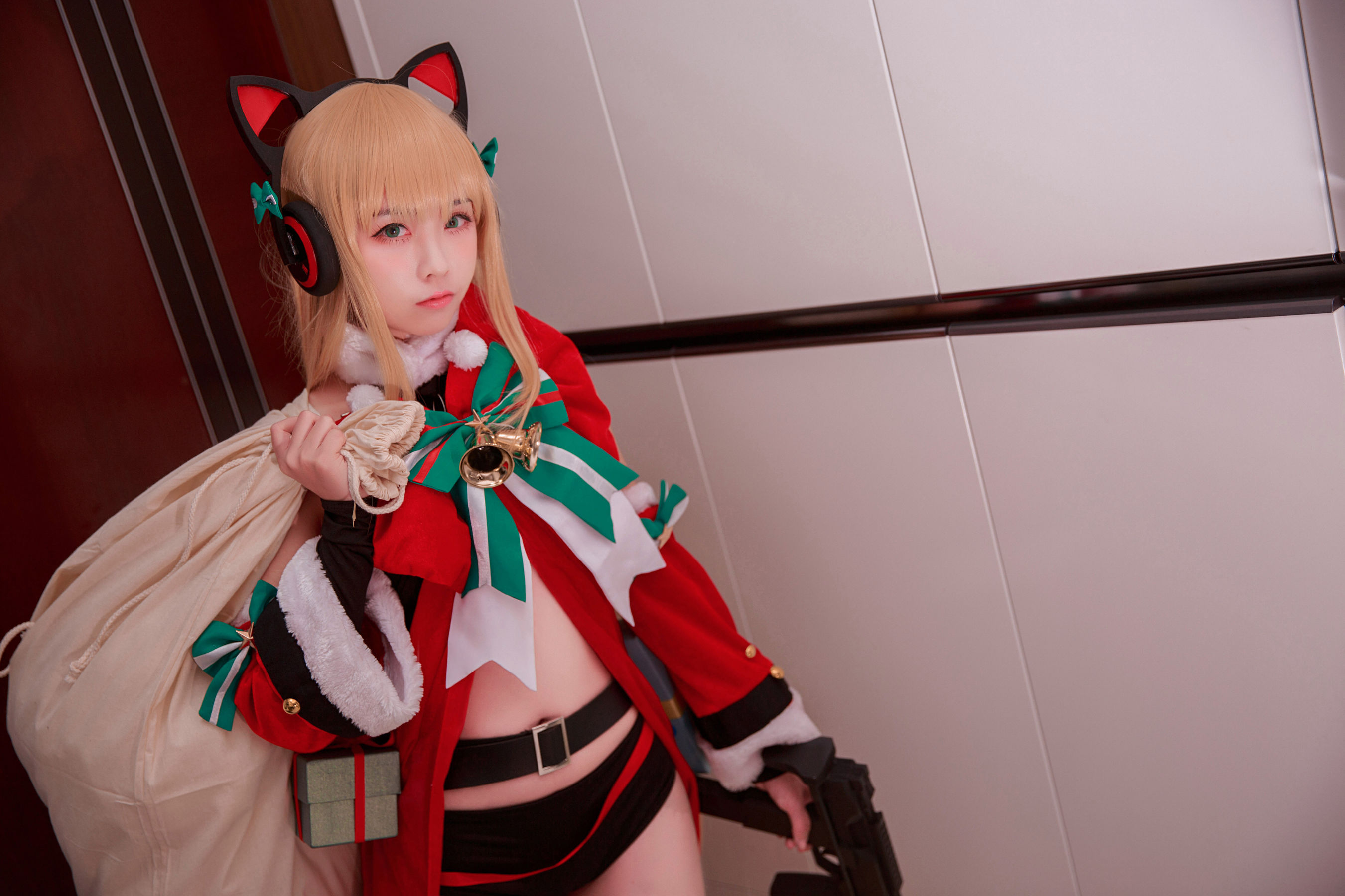 [Cosplay] 动漫博主G44不会受伤 - TMP圣诞/(14P)