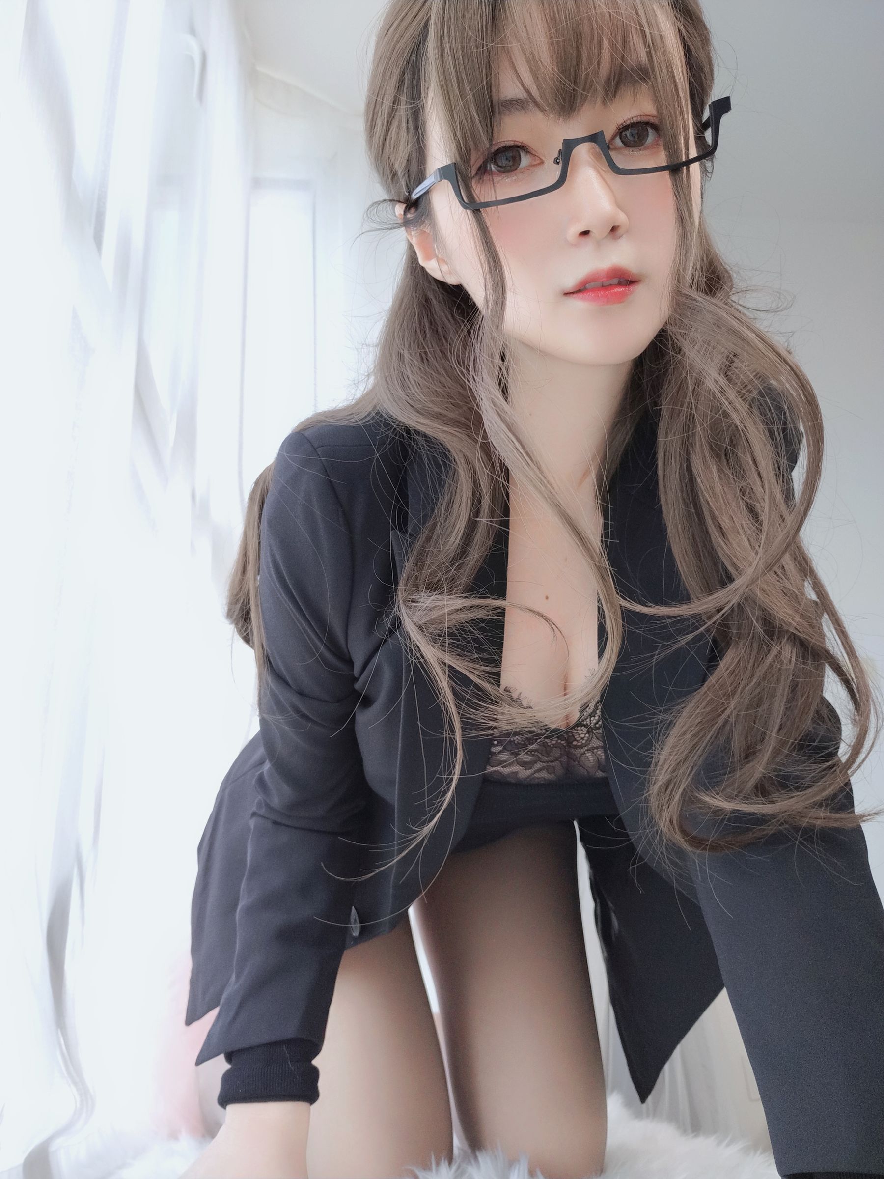 [Cosplay] Coser小姐姐白银 - 黑西服/(69P)