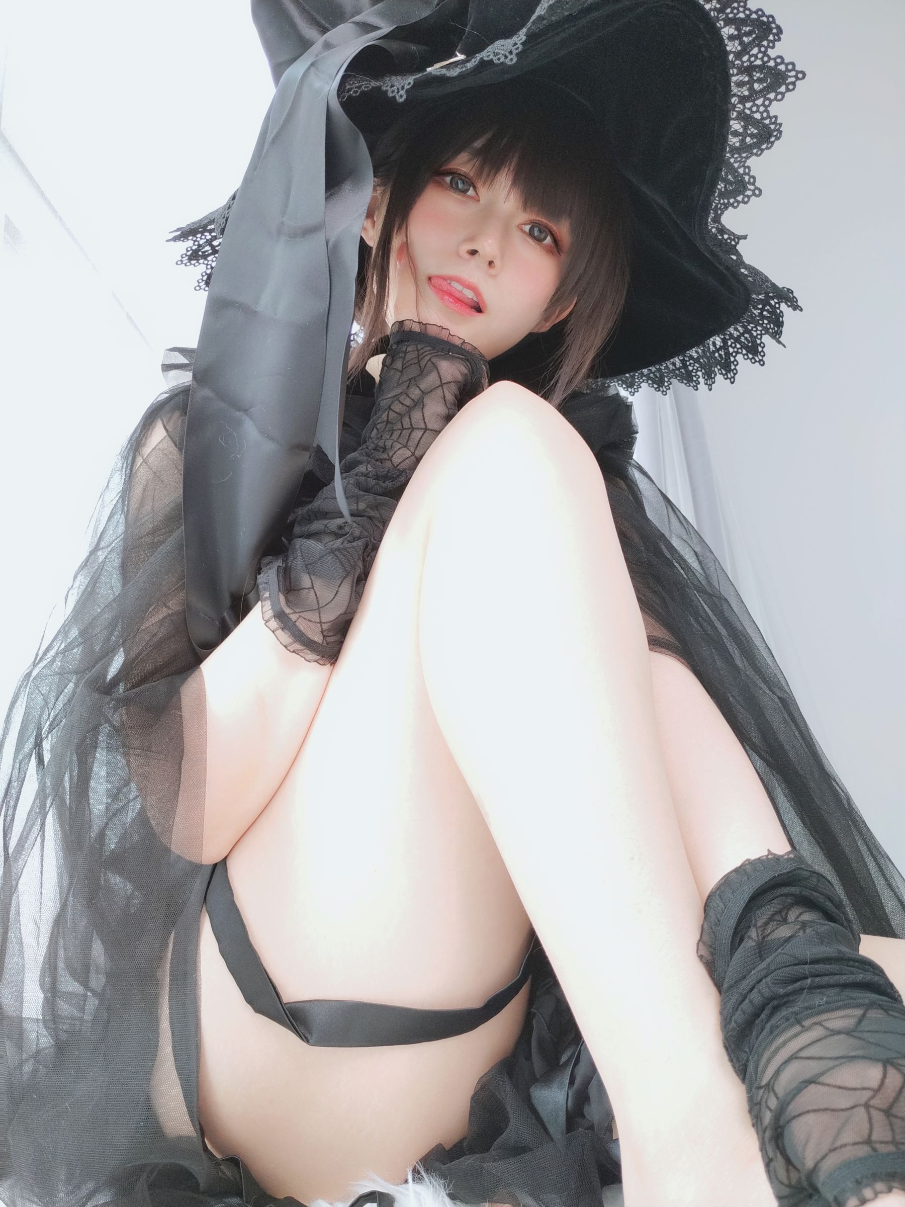 [Cosplay] Coser小姐姐白银 - 见习魔女/(90P)