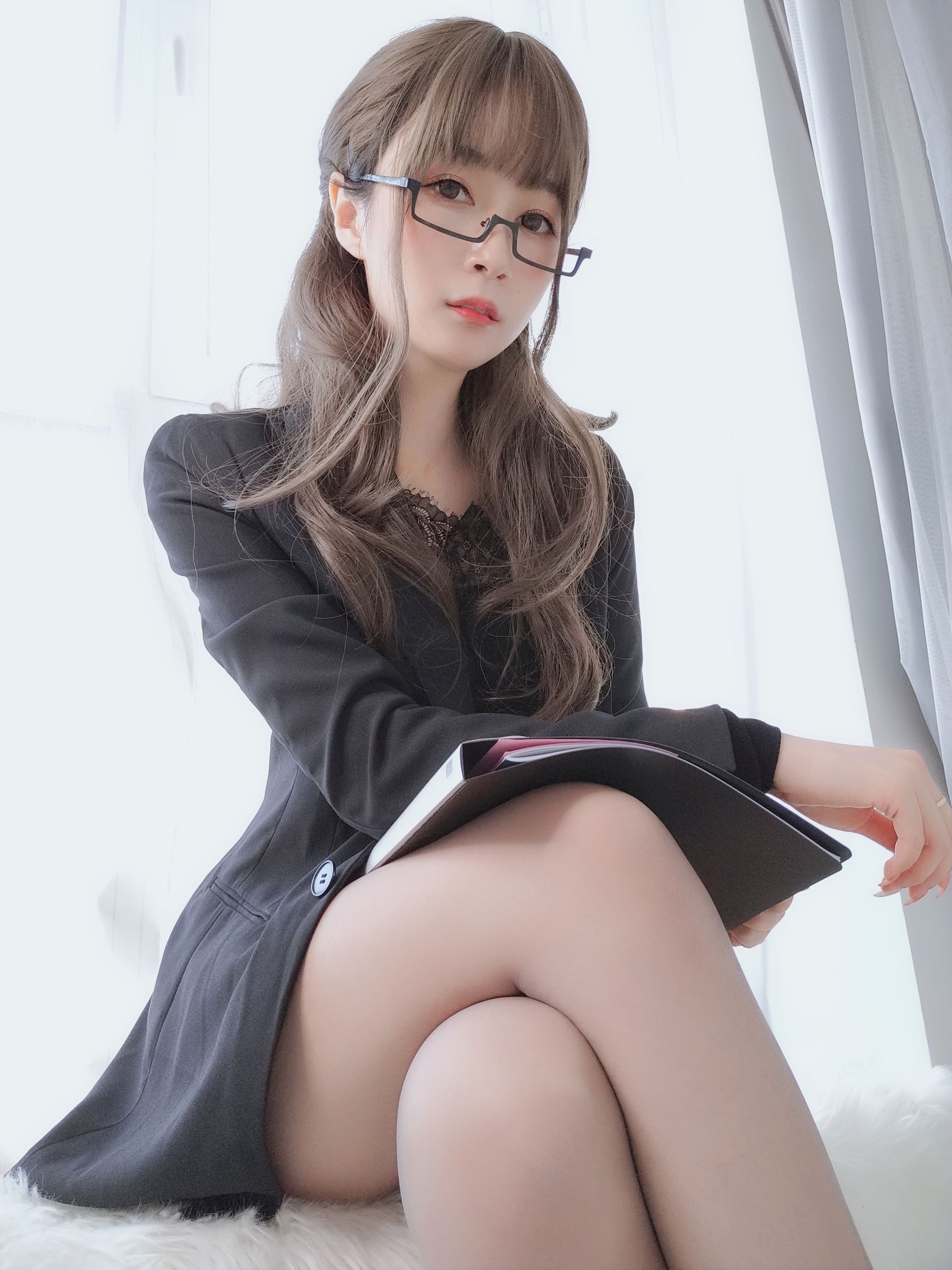 [Cosplay] Coser小姐姐白银 - 黑西服/(69P)