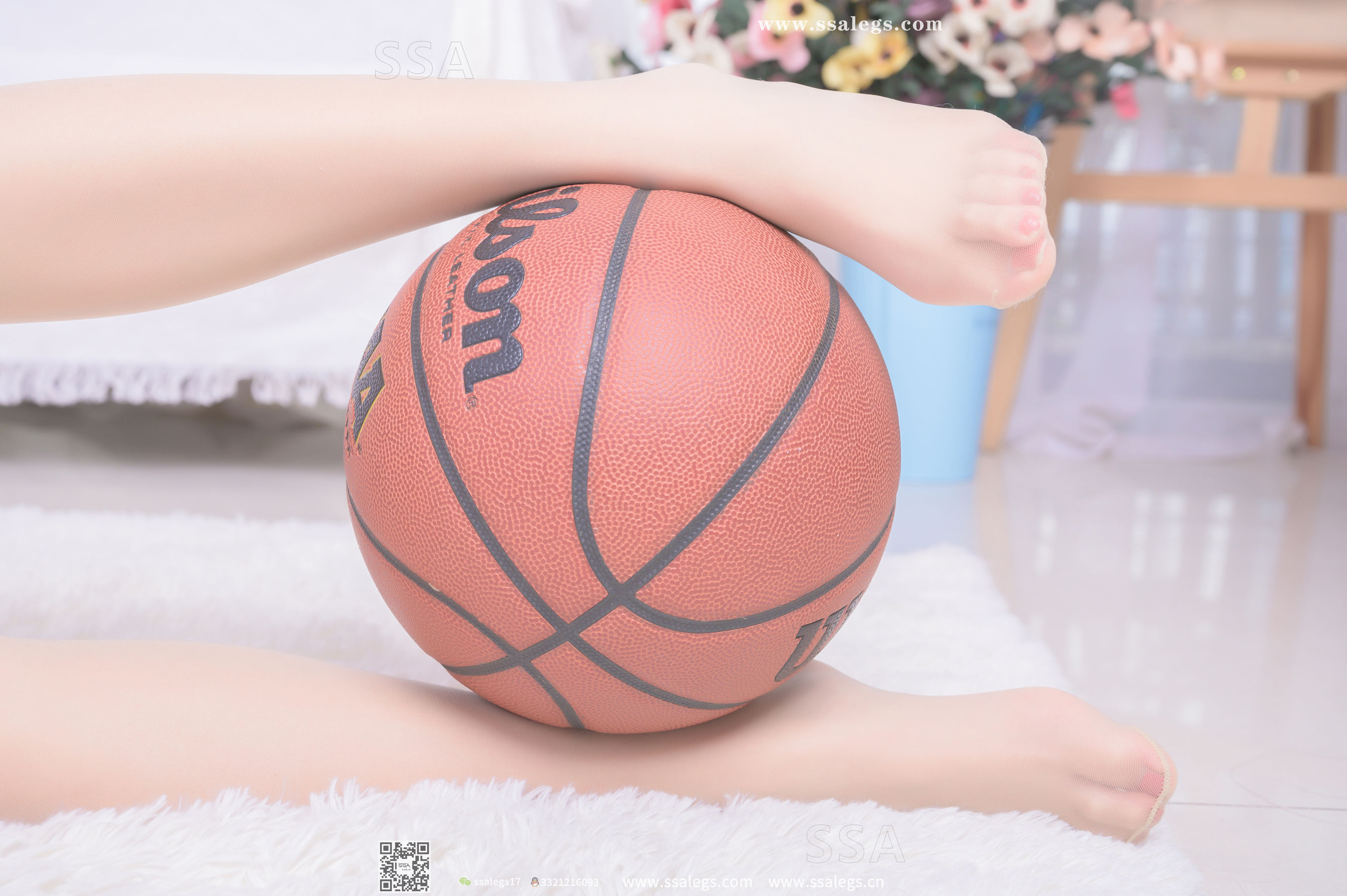 [SSA丝社]超清写真 No.325 素素 小姐姐放假在家穿丝袜陪你玩篮球(下)/(127P)
