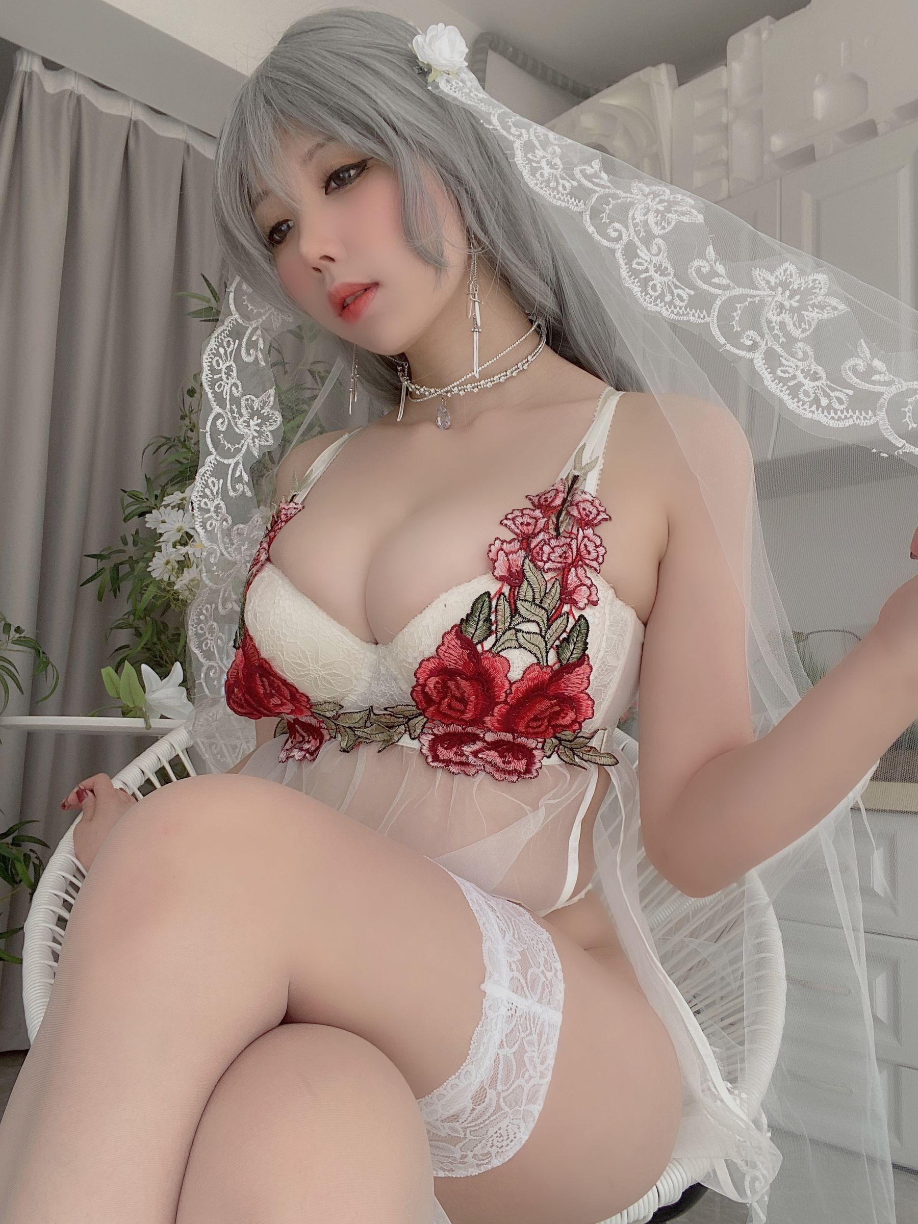 [福利COS] 二次元巨乳美女鹿野希 [Fantia] 【2021年09月】 白銀の花嫁入り/(54P)